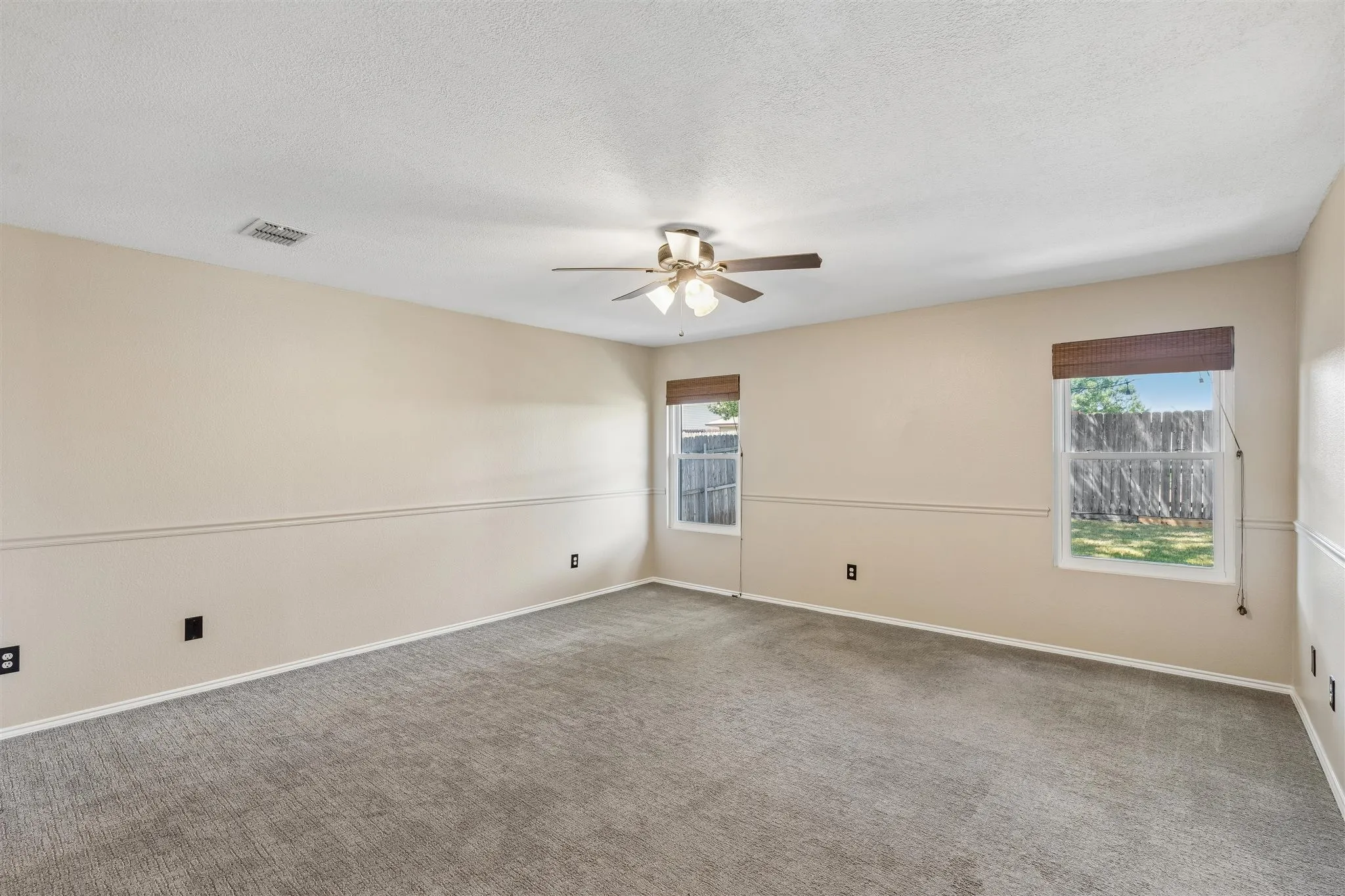 Single Family Residence For Sale in Denton County , 2333 Bradford Pear Drive, Little Elm, Texas 75068, 3 Bedroom, 2 Bathroom, 2 Garage spaces, 1,868 Sqft, built in 2000, mls#21365823, Real Estate Agent in Little Elm, Homes For Sale in Denton county, Homes For Sale in Little Elm, Realtor in Little Elm Texas, Real Estate Brokerage Independent Realty Texas, Luminita Cordes Realtor