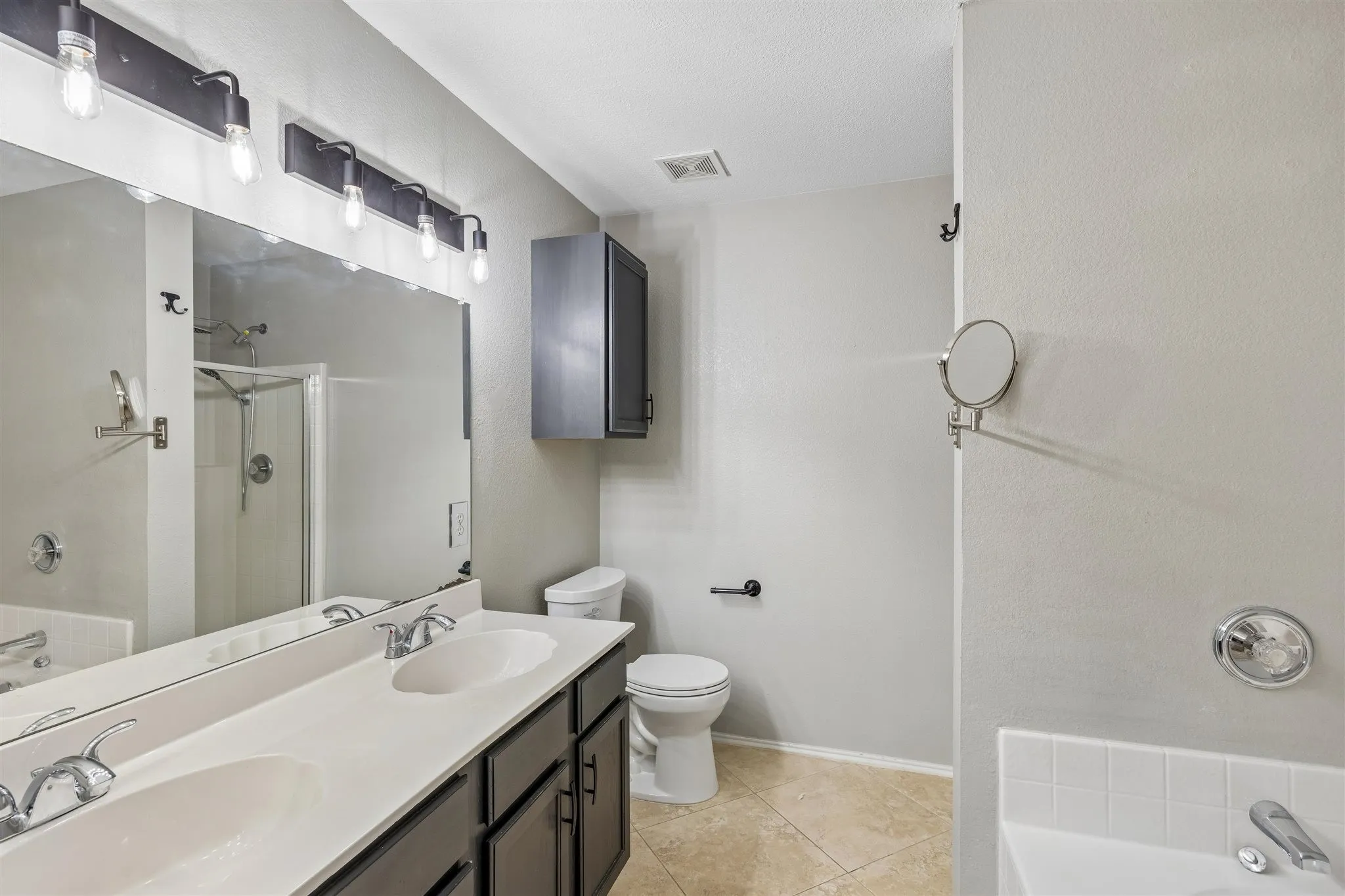 Single Family Residence For Sale in Denton County , 2333 Bradford Pear Drive, Little Elm, Texas 75068, 3 Bedroom, 2 Bathroom, 2 Garage spaces, 1,868 Sqft, built in 2000, mls#21365823, Real Estate Agent in Little Elm, Homes For Sale in Denton county, Homes For Sale in Little Elm, Realtor in Little Elm Texas, Real Estate Brokerage Independent Realty Texas, Luminita Cordes Realtor