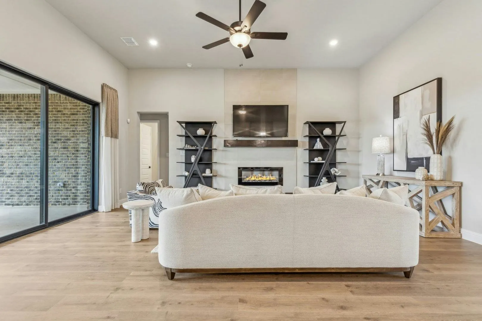 Single Family Residence For Sale in Ellis County , 147 Hollingsworth Lane, Glenn Heights, Texas 75154, 4 Bedroom, 4 Bathroom, 3 Garage spaces, 3,690 Sqft, built in 2026, mls#21366548, Real Estate Agent in Glenn Heights, Homes For Sale in Ellis county, Homes For Sale in Glenn Heights, Realtor in Glenn Heights Texas, Real Estate Brokerage Independent Realty Texas, Luminita Cordes Realtor