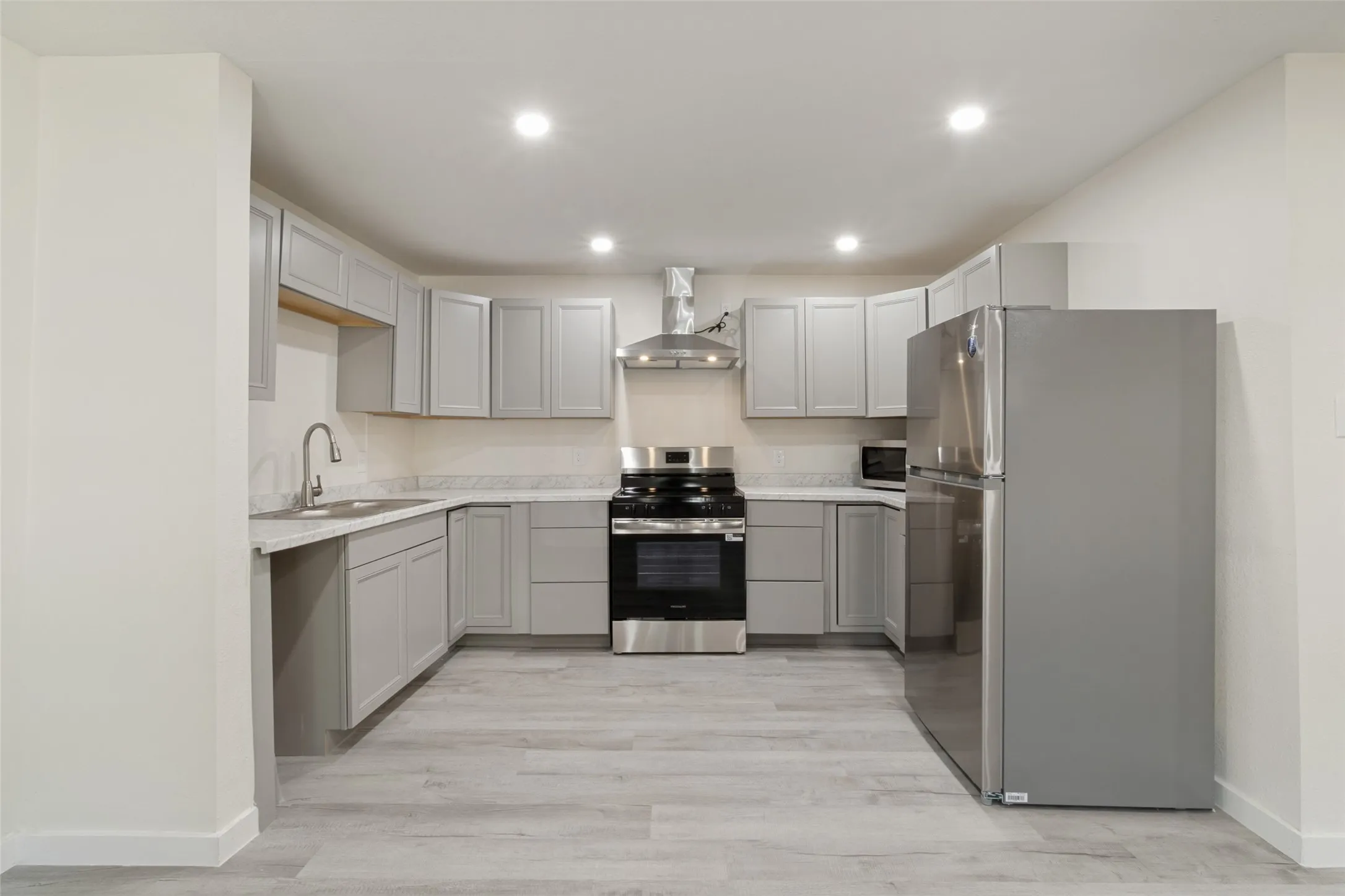 Single Family Residence For Sale in Dallas County , 3516 York Street, Dallas, Texas 75210, 3 Bedroom, 2 Bathroom, Garage spaces, 990 Sqft, built in 1951, mls#21356504, Real Estate Agent in Dallas, Homes For Sale in Dallas county, Homes For Sale in Dallas, Realtor in Dallas Texas, Real Estate Brokerage Independent Realty Texas, Luminita Cordes Realtor