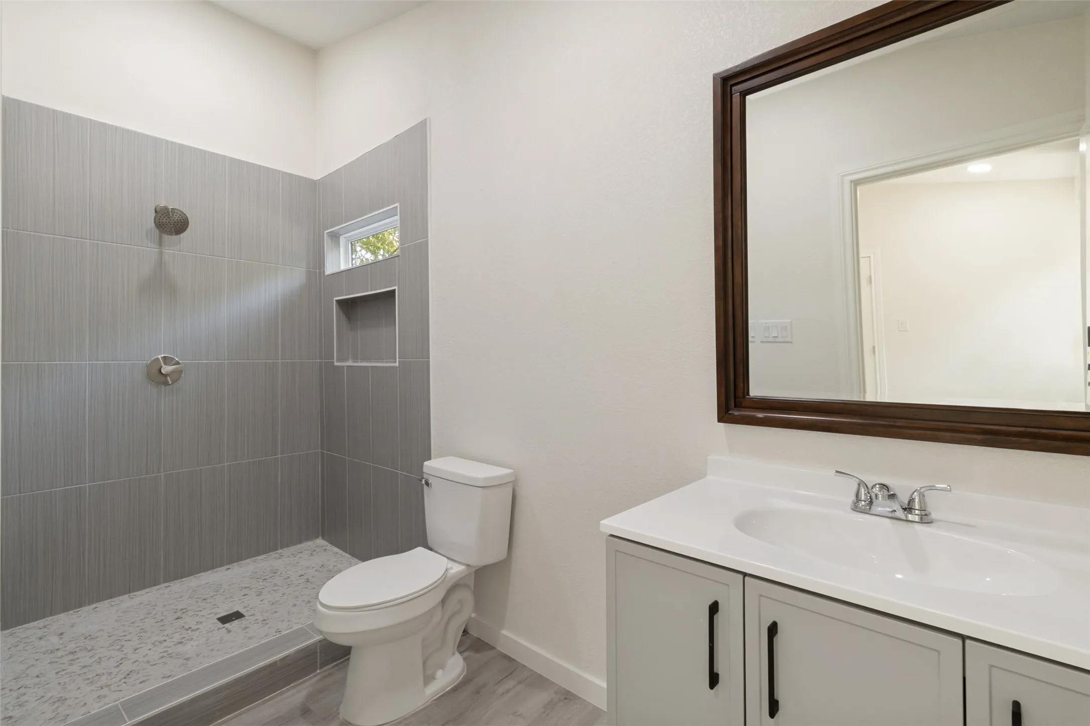 Single Family Residence For Sale in Dallas County , 3516 York Street, Dallas, Texas 75210, 3 Bedroom, 2 Bathroom, Garage spaces, 990 Sqft, built in 1951, mls#21356504, Real Estate Agent in Dallas, Homes For Sale in Dallas county, Homes For Sale in Dallas, Realtor in Dallas Texas, Real Estate Brokerage Independent Realty Texas, Luminita Cordes Realtor