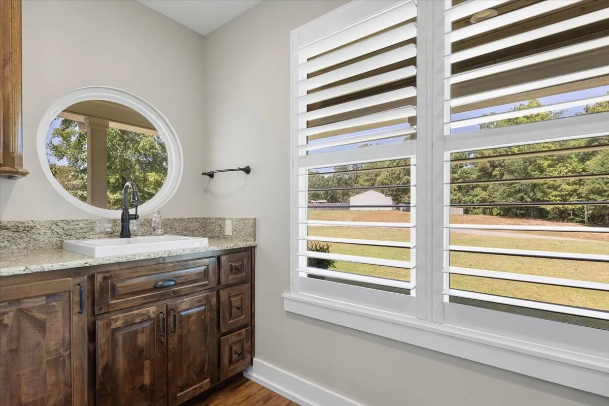 Single Family Residence For Sale in Upshur County , 251 Pintail Place, Gilmer, Texas 75645, 5 Bedroom, 4 Bathroom, 3 Garage spaces, 4,338 Sqft, built in 2018, Price $1,100,000, mls#21365090, Real Estate Agent in Gilmer, Homes For Sale in Upshur county, Homes For Sale in Gilmer, Realtor in Gilmer Texas, Real Estate Brokerage Independent Realty Texas, Luminita Cordes Realtor