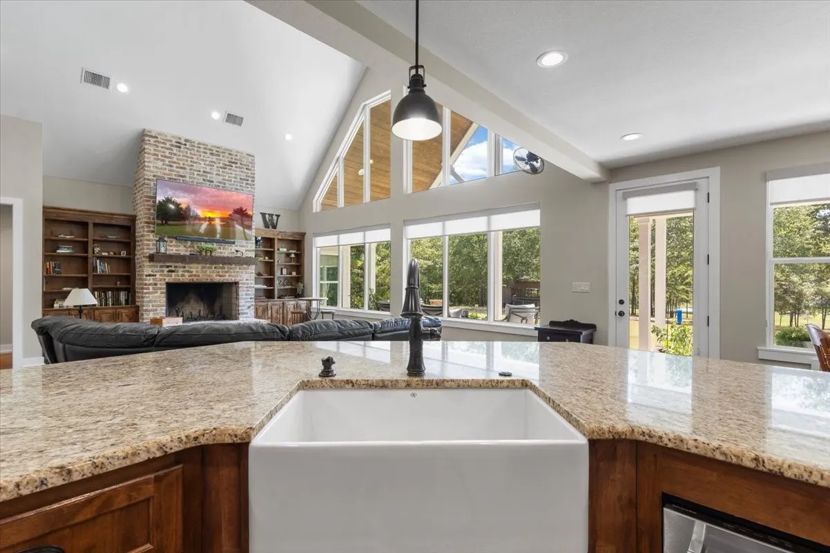 Single Family Residence For Sale in Upshur County , 251 Pintail Place, Gilmer, Texas 75645, 5 Bedroom, 4 Bathroom, 3 Garage spaces, 4,338 Sqft, built in 2018, Price $1,100,000, mls#21365090, Real Estate Agent in Gilmer, Homes For Sale in Upshur county, Homes For Sale in Gilmer, Realtor in Gilmer Texas, Real Estate Brokerage Independent Realty Texas, Luminita Cordes Realtor