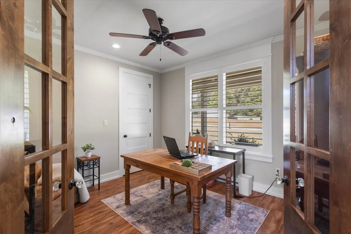 Single Family Residence For Sale in Upshur County , 251 Pintail Place, Gilmer, Texas 75645, 5 Bedroom, 4 Bathroom, 3 Garage spaces, 4,338 Sqft, built in 2018, Price $1,100,000, mls#21365090, Real Estate Agent in Gilmer, Homes For Sale in Upshur county, Homes For Sale in Gilmer, Realtor in Gilmer Texas, Real Estate Brokerage Independent Realty Texas, Luminita Cordes Realtor