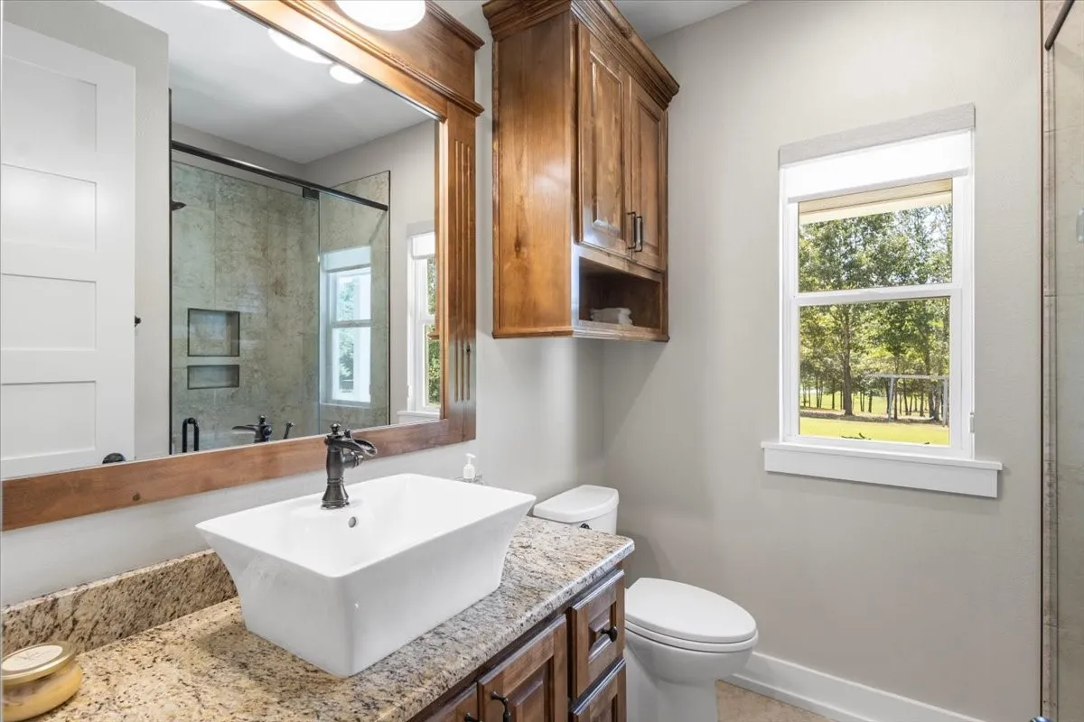 Single Family Residence For Sale in Upshur County , 251 Pintail Place, Gilmer, Texas 75645, 5 Bedroom, 4 Bathroom, 3 Garage spaces, 4,338 Sqft, built in 2018, Price $1,100,000, mls#21365090, Real Estate Agent in Gilmer, Homes For Sale in Upshur county, Homes For Sale in Gilmer, Realtor in Gilmer Texas, Real Estate Brokerage Independent Realty Texas, Luminita Cordes Realtor