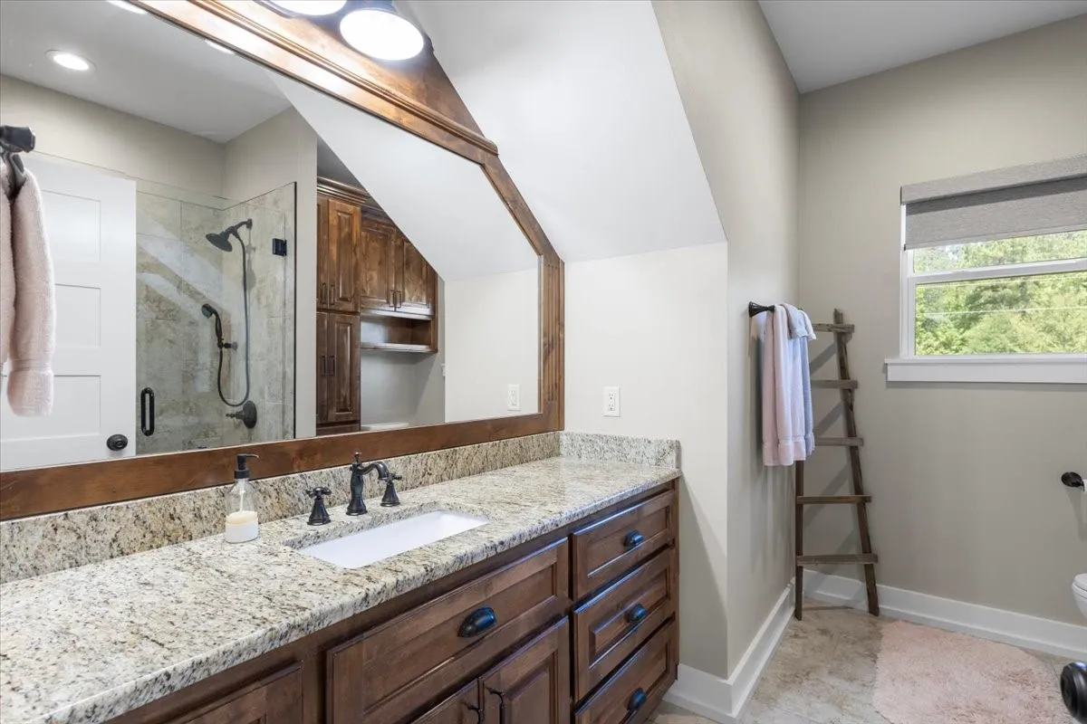 Single Family Residence For Sale in Upshur County , 251 Pintail Place, Gilmer, Texas 75645, 5 Bedroom, 4 Bathroom, 3 Garage spaces, 4,338 Sqft, built in 2018, Price $1,100,000, mls#21365090, Real Estate Agent in Gilmer, Homes For Sale in Upshur county, Homes For Sale in Gilmer, Realtor in Gilmer Texas, Real Estate Brokerage Independent Realty Texas, Luminita Cordes Realtor