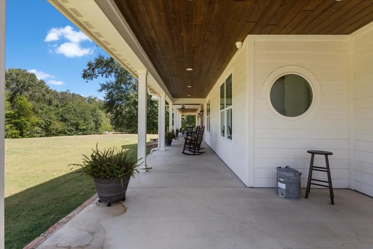 Single Family Residence For Sale in Upshur County , 251 Pintail Place, Gilmer, Texas 75645, 5 Bedroom, 4 Bathroom, 3 Garage spaces, 4,338 Sqft, built in 2018, Price $1,100,000, mls#21365090, Real Estate Agent in Gilmer, Homes For Sale in Upshur county, Homes For Sale in Gilmer, Realtor in Gilmer Texas, Real Estate Brokerage Independent Realty Texas, Luminita Cordes Realtor