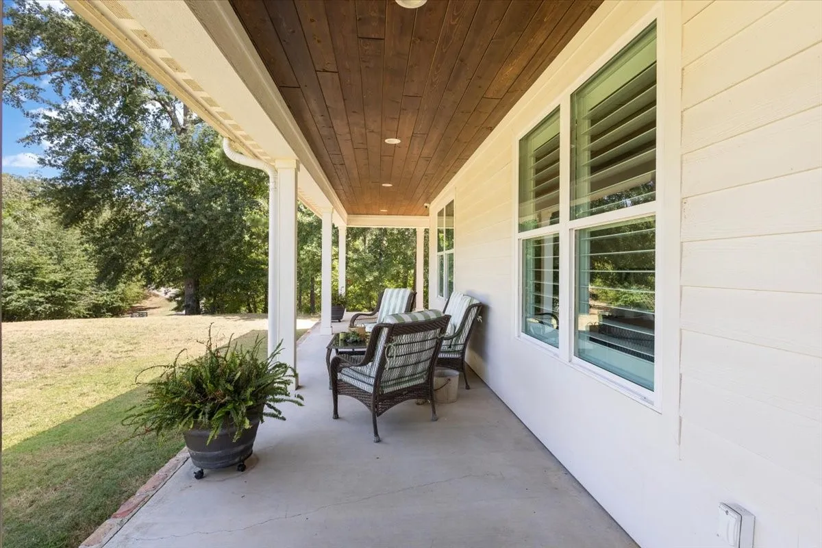 Single Family Residence For Sale in Upshur County , 251 Pintail Place, Gilmer, Texas 75645, 5 Bedroom, 4 Bathroom, 3 Garage spaces, 4,338 Sqft, built in 2018, Price $1,100,000, mls#21365090, Real Estate Agent in Gilmer, Homes For Sale in Upshur county, Homes For Sale in Gilmer, Realtor in Gilmer Texas, Real Estate Brokerage Independent Realty Texas, Luminita Cordes Realtor