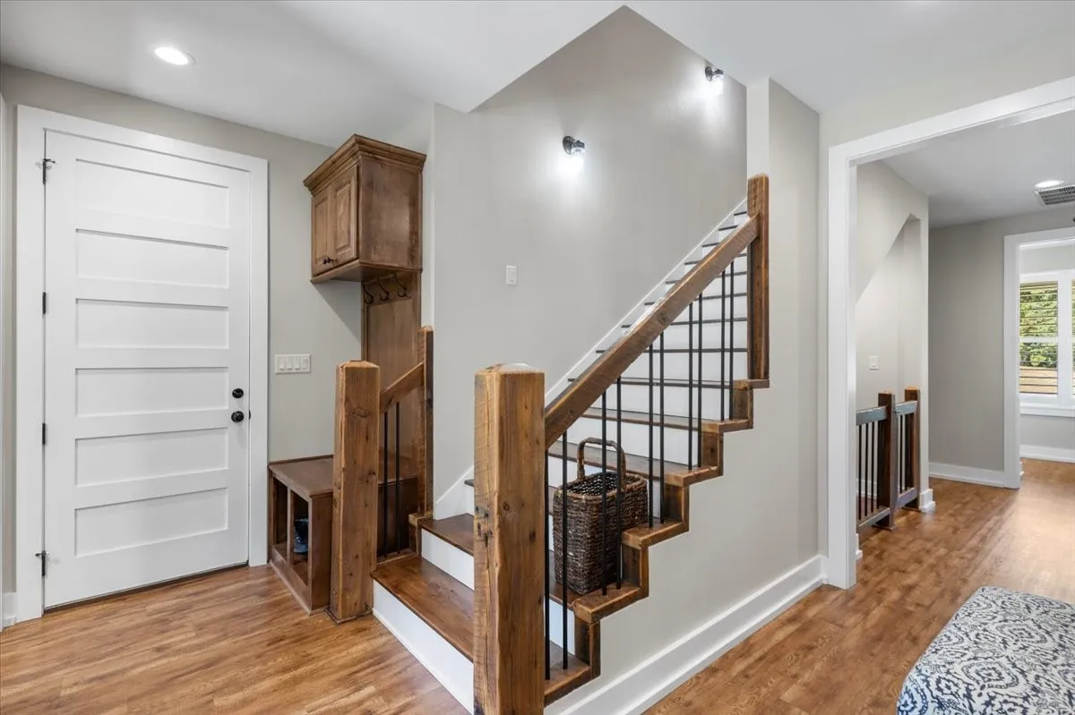 Single Family Residence For Sale in Upshur County , 251 Pintail Place, Gilmer, Texas 75645, 5 Bedroom, 4 Bathroom, 3 Garage spaces, 4,338 Sqft, built in 2018, Price $1,100,000, mls#21365090, Real Estate Agent in Gilmer, Homes For Sale in Upshur county, Homes For Sale in Gilmer, Realtor in Gilmer Texas, Real Estate Brokerage Independent Realty Texas, Luminita Cordes Realtor