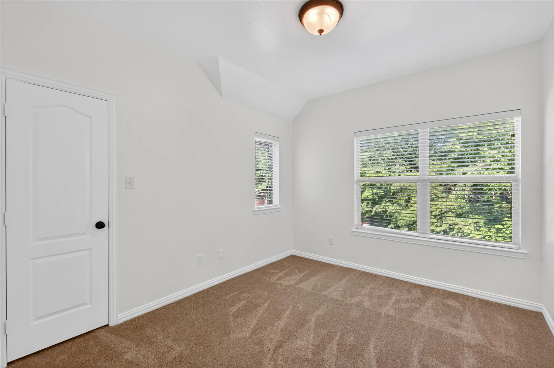 Single Family Residence For Sale in Dallas County , 509 Heath Lane, Coppell, Texas 75019, 4 Bedroom, 3 Bathroom, 2 Garage spaces, 2,457 Sqft, built in 2008, mls#21366503, Real Estate Agent in Coppell, Homes For Sale in Dallas county, Homes For Sale in Coppell, Realtor in Coppell Texas, Real Estate Brokerage Independent Realty Texas, Luminita Cordes Realtor