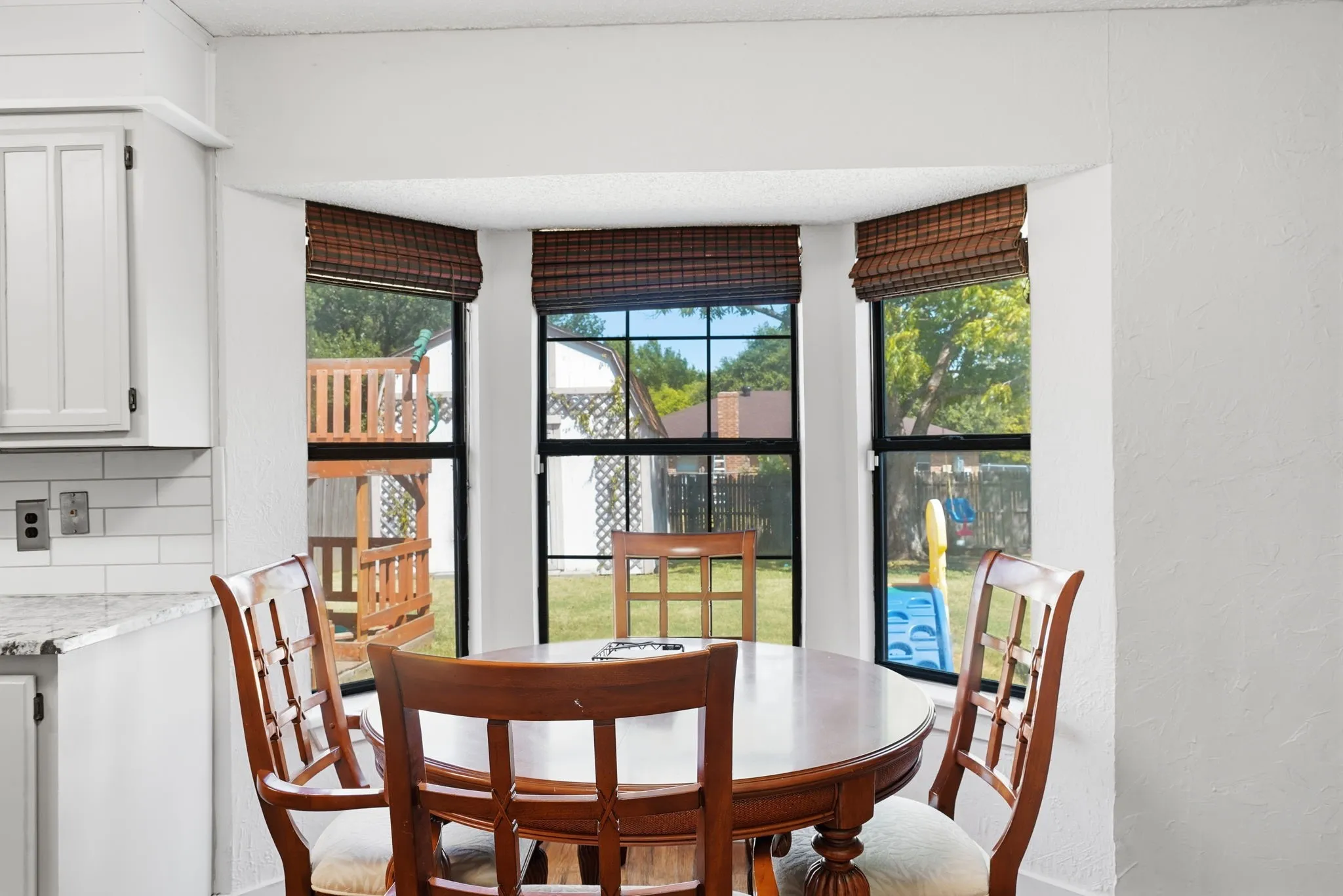 Enjoy meals with a view!