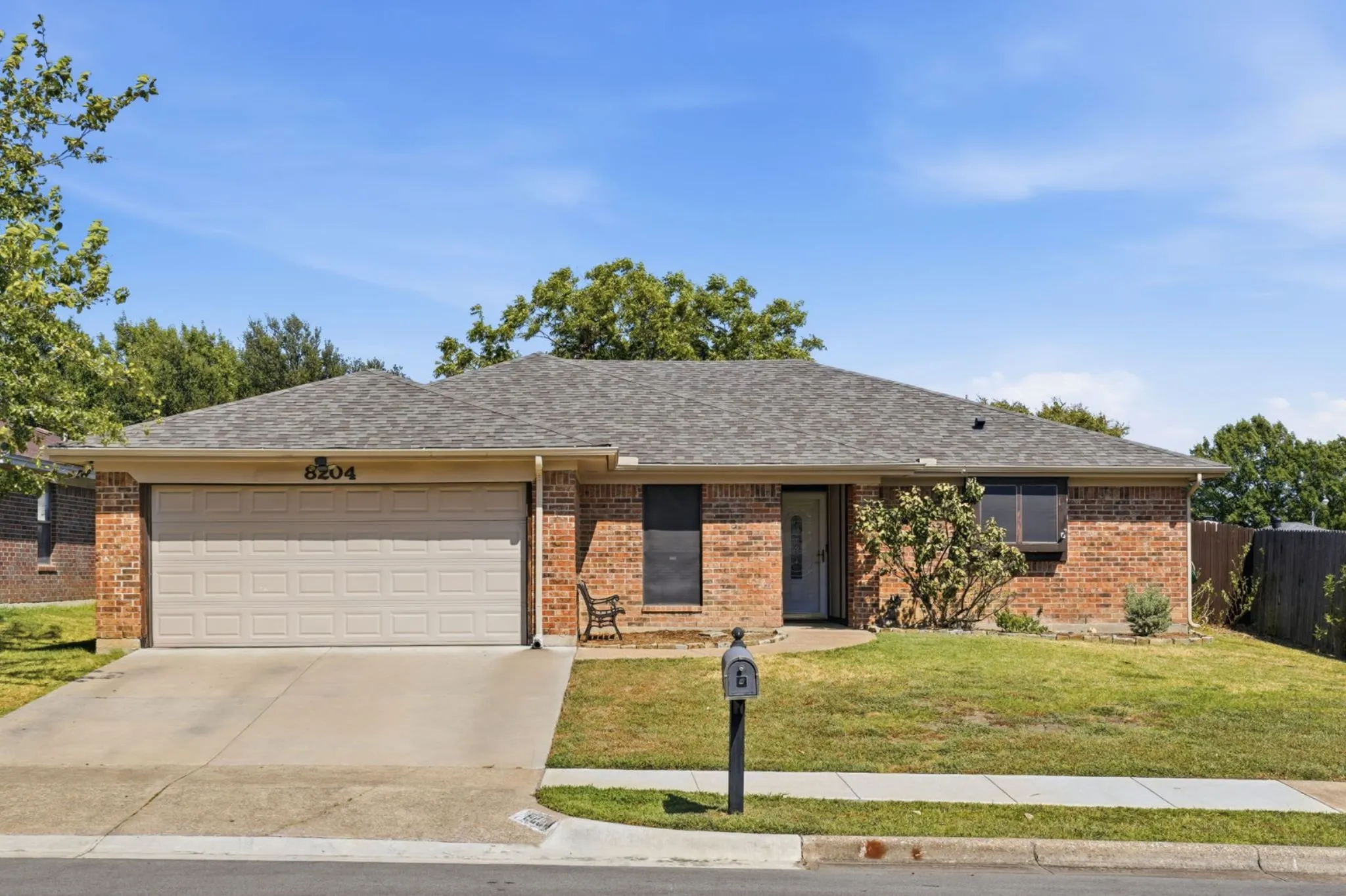 Single Family Residence For Sale in Tarrant County , 8204 Lara Lane, Watauga, Texas 76148, 3 Bedroom, 2 Bathroom, 2 Garage spaces, 1,523 Sqft, built in 1986, mls#21366082, Real Estate Agent in Watauga, Homes For Sale in Tarrant county, Homes For Sale in Watauga, Realtor in Watauga Texas, Real Estate Brokerage Independent Realty Texas, Luminita Cordes Realtor