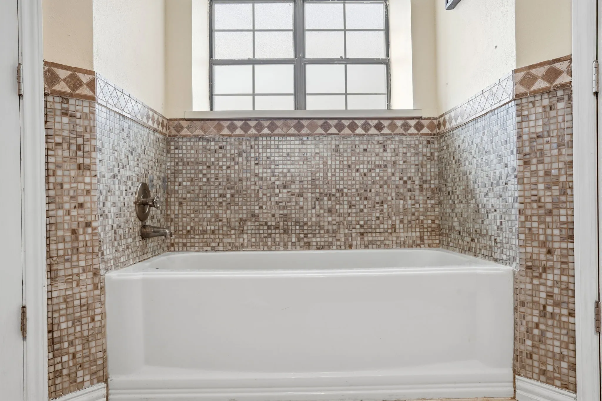 Ensuite bathroom has walk-in Shower, garden Tub and TWO Closets