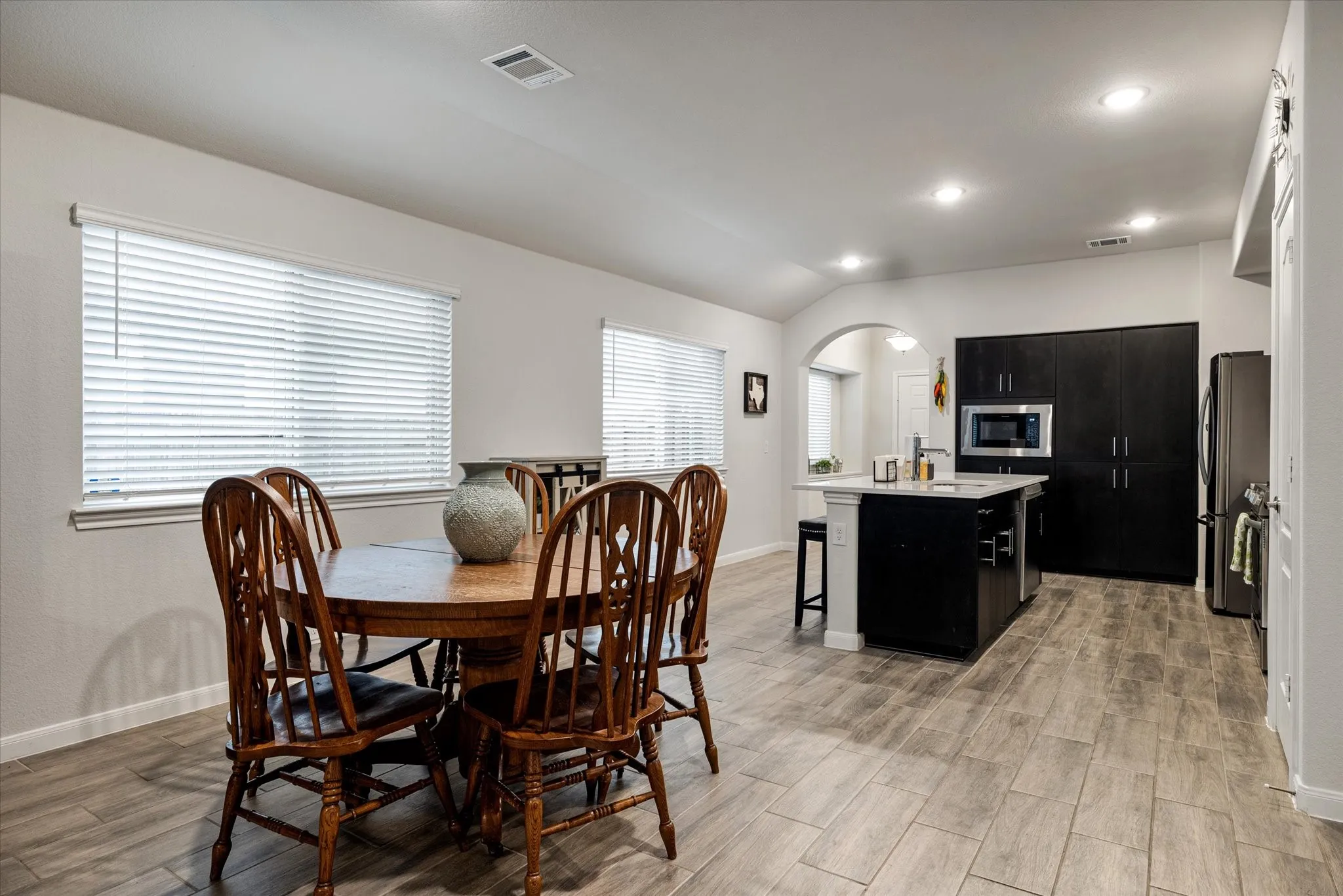 Single Family Residence For Rent in Kaufman County , 3225 Sioux Trail, Crandall, Texas 75114, 3 Bedroom, 2 Bathroom, 2 Garage spaces, 2,053 Sqft, built in 2022, mls#21364816, Real Estate Agent in Crandall, Homes For Rent in Kaufman county, Homes For Rent in Crandall, Realtor in Crandall Texas, Real Estate Brokerage Independent Realty Texas, Luminita Cordes Realtor