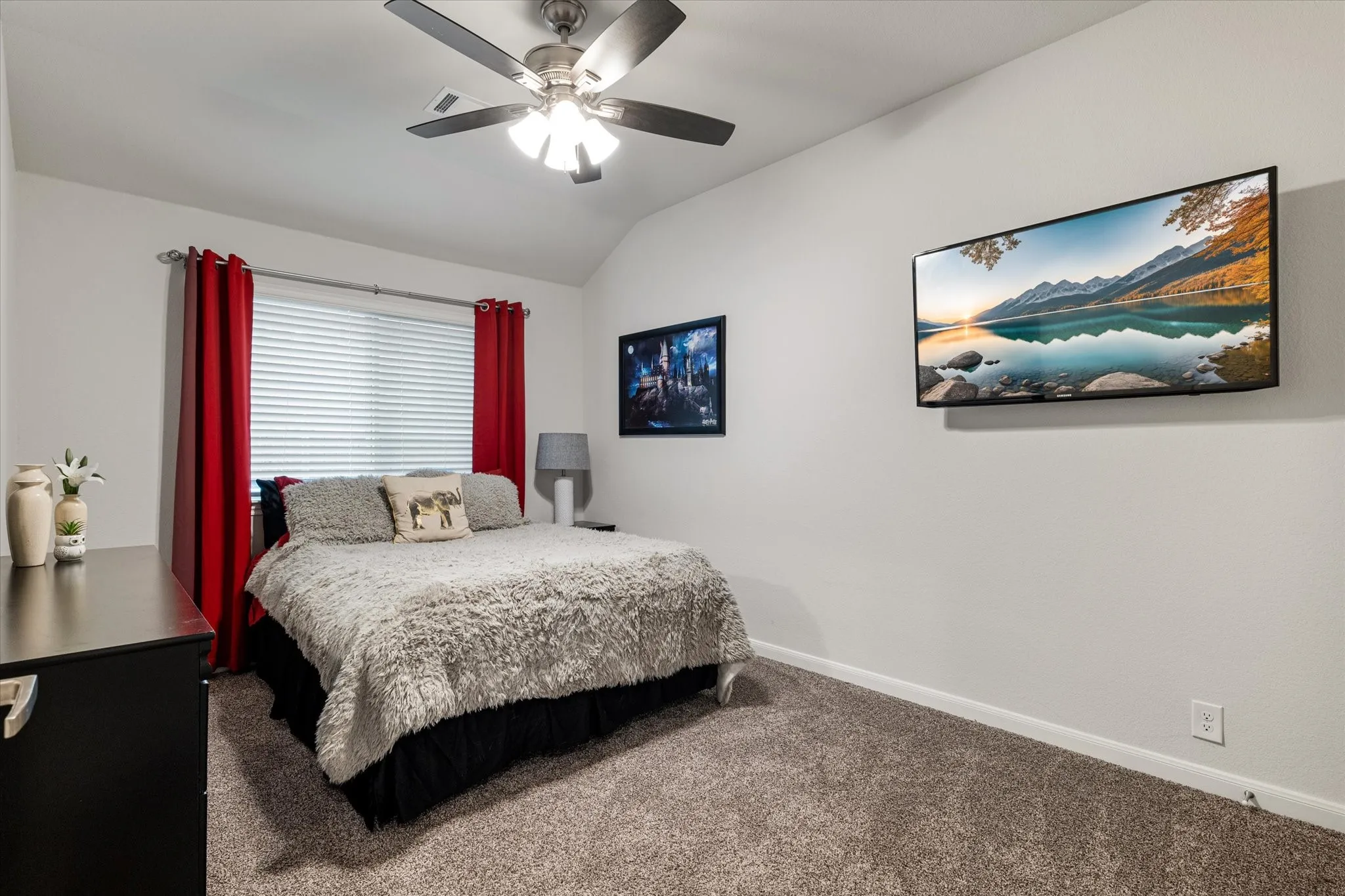 Single Family Residence For Rent in Kaufman County , 3225 Sioux Trail, Crandall, Texas 75114, 3 Bedroom, 2 Bathroom, 2 Garage spaces, 2,053 Sqft, built in 2022, mls#21364816, Real Estate Agent in Crandall, Homes For Rent in Kaufman county, Homes For Rent in Crandall, Realtor in Crandall Texas, Real Estate Brokerage Independent Realty Texas, Luminita Cordes Realtor