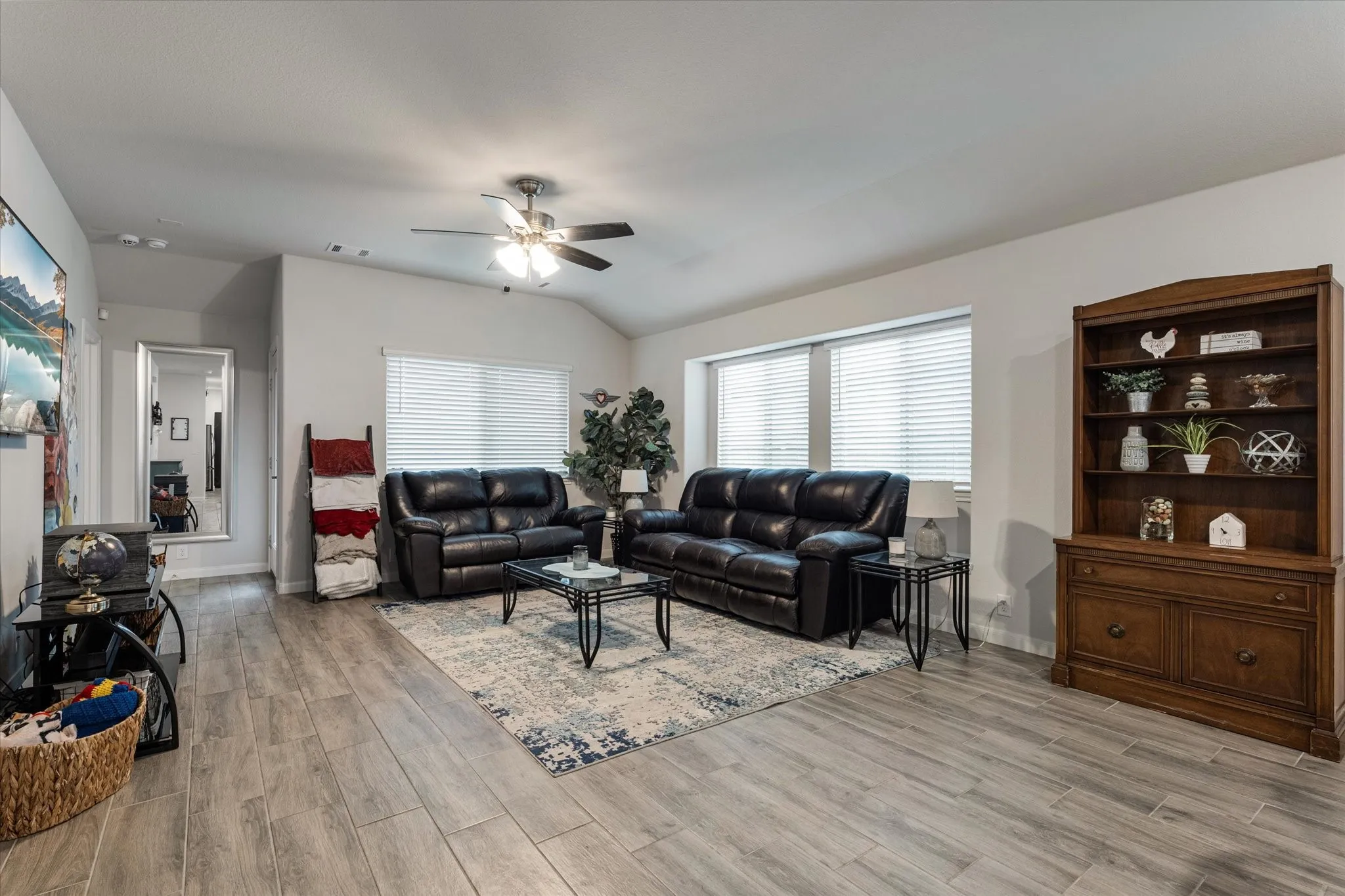 Single Family Residence For Rent in Kaufman County , 3225 Sioux Trail, Crandall, Texas 75114, 3 Bedroom, 2 Bathroom, 2 Garage spaces, 2,053 Sqft, built in 2022, mls#21364816, Real Estate Agent in Crandall, Homes For Rent in Kaufman county, Homes For Rent in Crandall, Realtor in Crandall Texas, Real Estate Brokerage Independent Realty Texas, Luminita Cordes Realtor