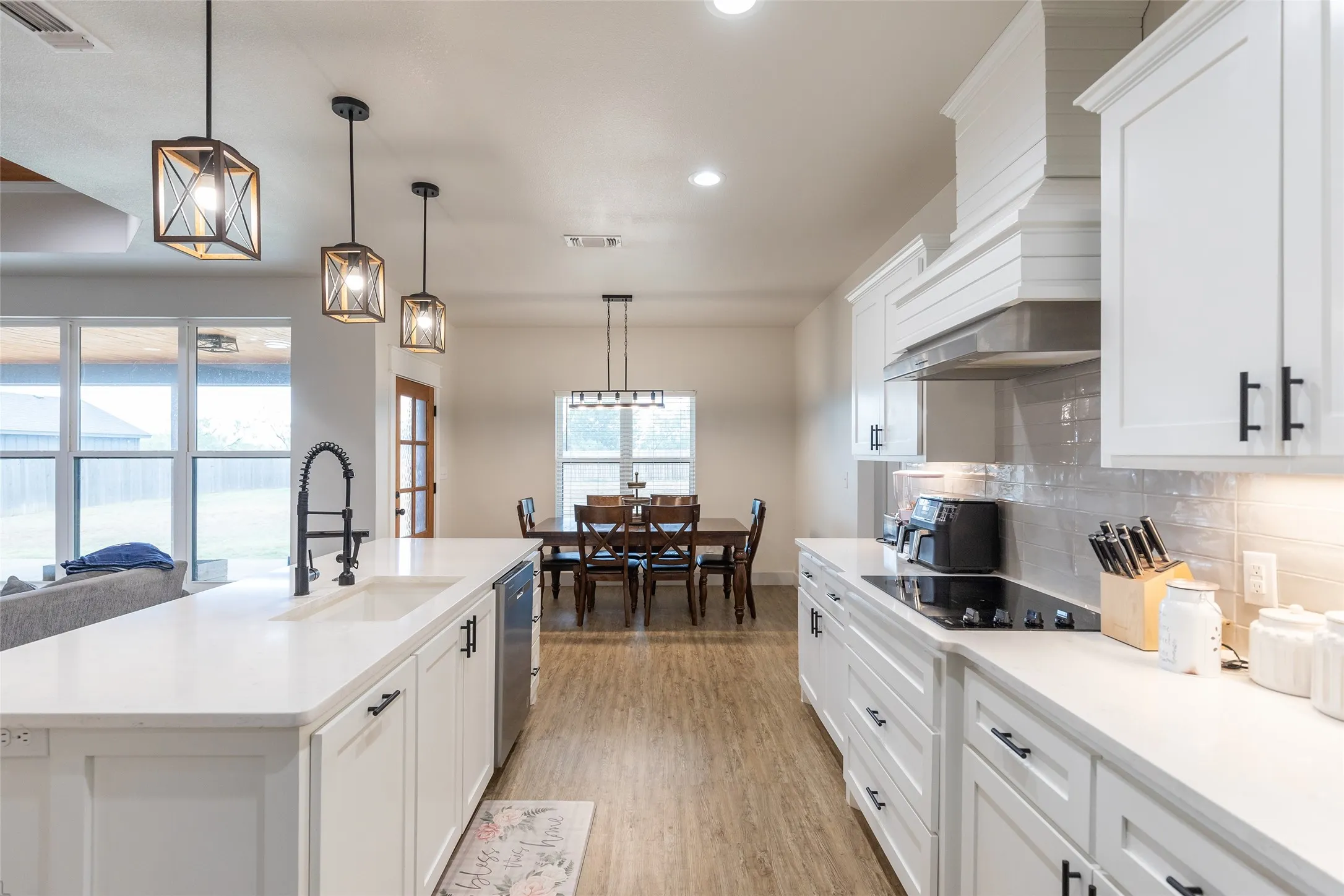 Single Family Residence For Sale in Taylor County , 208 Ridge Road, Tuscola, Texas 79562, 5 Bedroom, 3 Bathroom, 2 Garage spaces, 2,339 Sqft, built in 2023, mls#21366511, Real Estate Agent in Tuscola, Homes For Sale in Taylor county, Homes For Sale in Tuscola, Realtor in Tuscola Texas, Real Estate Brokerage Independent Realty Texas, Luminita Cordes Realtor