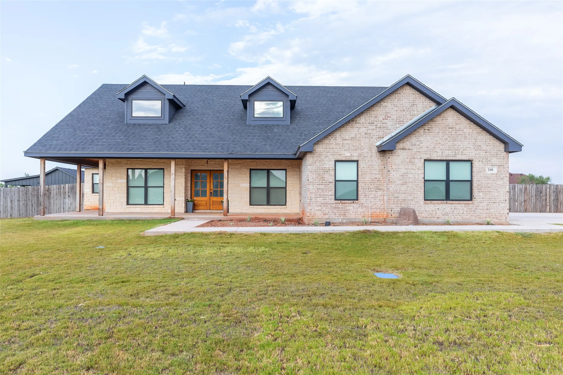 Single Family Residence For Sale in Taylor County , 208 Ridge Road, Tuscola, Texas 79562, 5 Bedroom, 3 Bathroom, 2 Garage spaces, 2,339 Sqft, built in 2023, mls#21366511, Real Estate Agent in Tuscola, Homes For Sale in Taylor county, Homes For Sale in Tuscola, Realtor in Tuscola Texas, Real Estate Brokerage Independent Realty Texas, Luminita Cordes Realtor