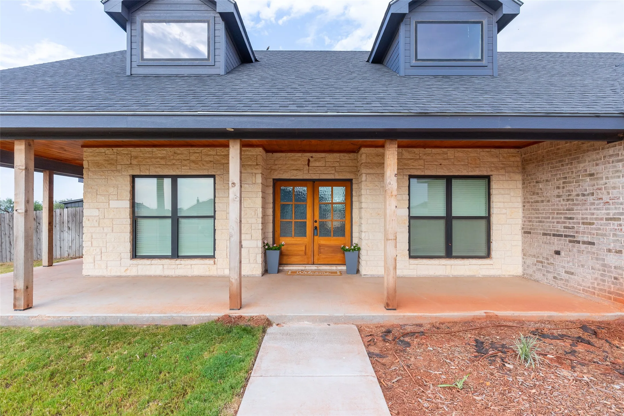 Single Family Residence For Sale in Taylor County , 208 Ridge Road, Tuscola, Texas 79562, 5 Bedroom, 3 Bathroom, 2 Garage spaces, 2,339 Sqft, built in 2023, mls#21366511, Real Estate Agent in Tuscola, Homes For Sale in Taylor county, Homes For Sale in Tuscola, Realtor in Tuscola Texas, Real Estate Brokerage Independent Realty Texas, Luminita Cordes Realtor