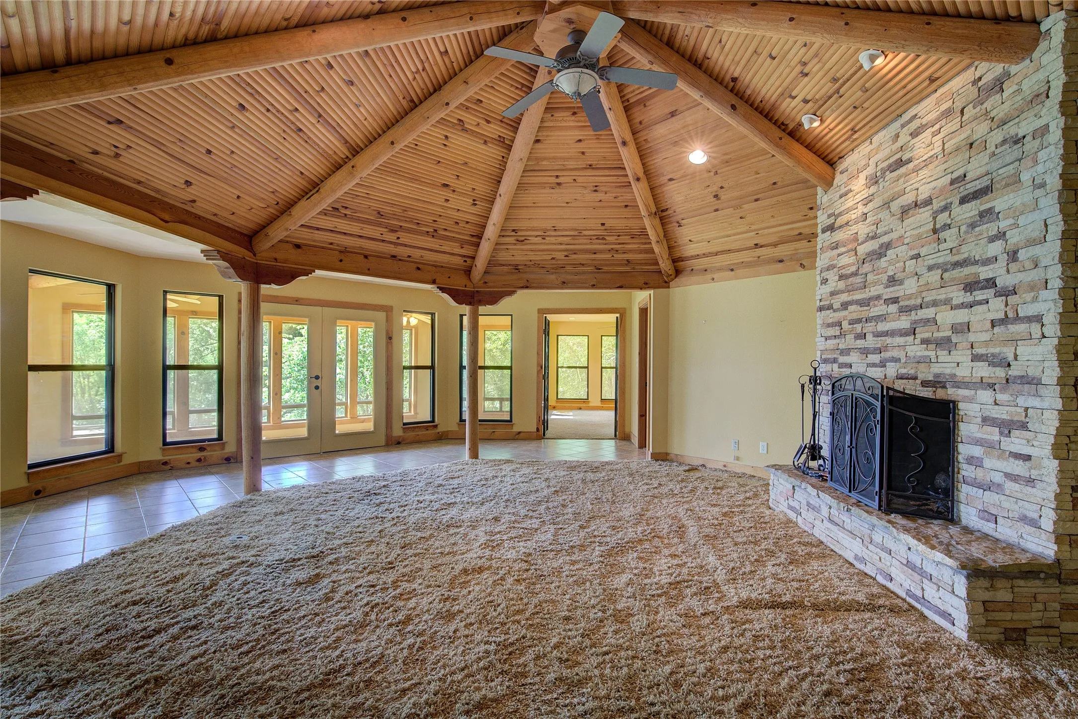 Single Family Residence For Sale in Franklin (TX) County , 1920 County Road Se 3370, Winnsboro, Texas 75494, 3 Bedroom, 2 Bathroom, 3 Garage spaces, 2,090 Sqft, built in 1983, Price $799,000, mls#21366573, Real Estate Agent in Winnsboro, Homes For Sale in Franklin (TX) county, Homes For Sale in Winnsboro, Realtor in Winnsboro Texas, Real Estate Brokerage Independent Realty Texas, Luminita Cordes Realtor