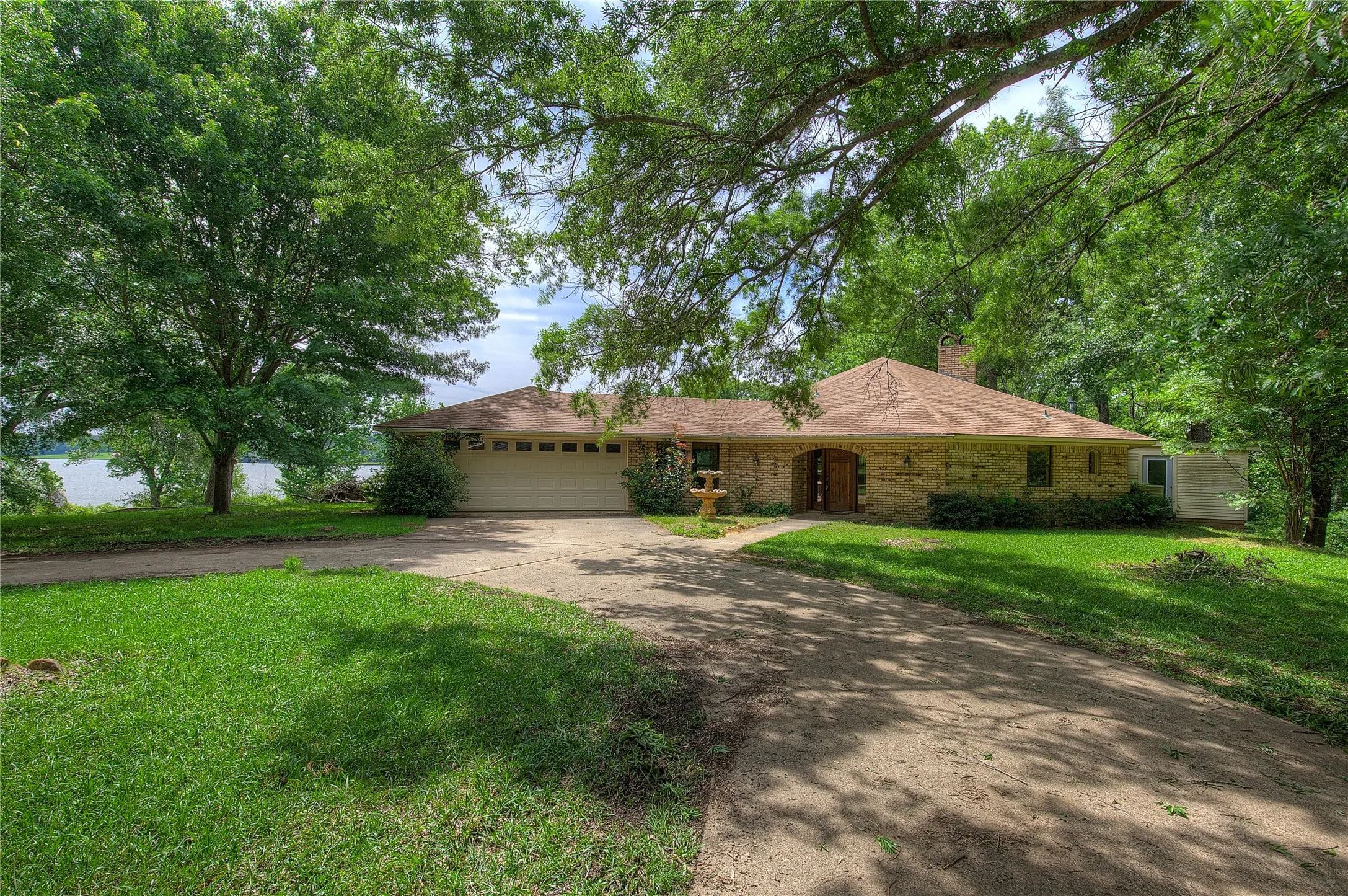 Single Family Residence For Sale in Franklin (TX) County , 1920 County Road Se 3370, Winnsboro, Texas 75494, 3 Bedroom, 2 Bathroom, 3 Garage spaces, 2,090 Sqft, built in 1983, Price $799,000, mls#21366573, Real Estate Agent in Winnsboro, Homes For Sale in Franklin (TX) county, Homes For Sale in Winnsboro, Realtor in Winnsboro Texas, Real Estate Brokerage Independent Realty Texas, Luminita Cordes Realtor
