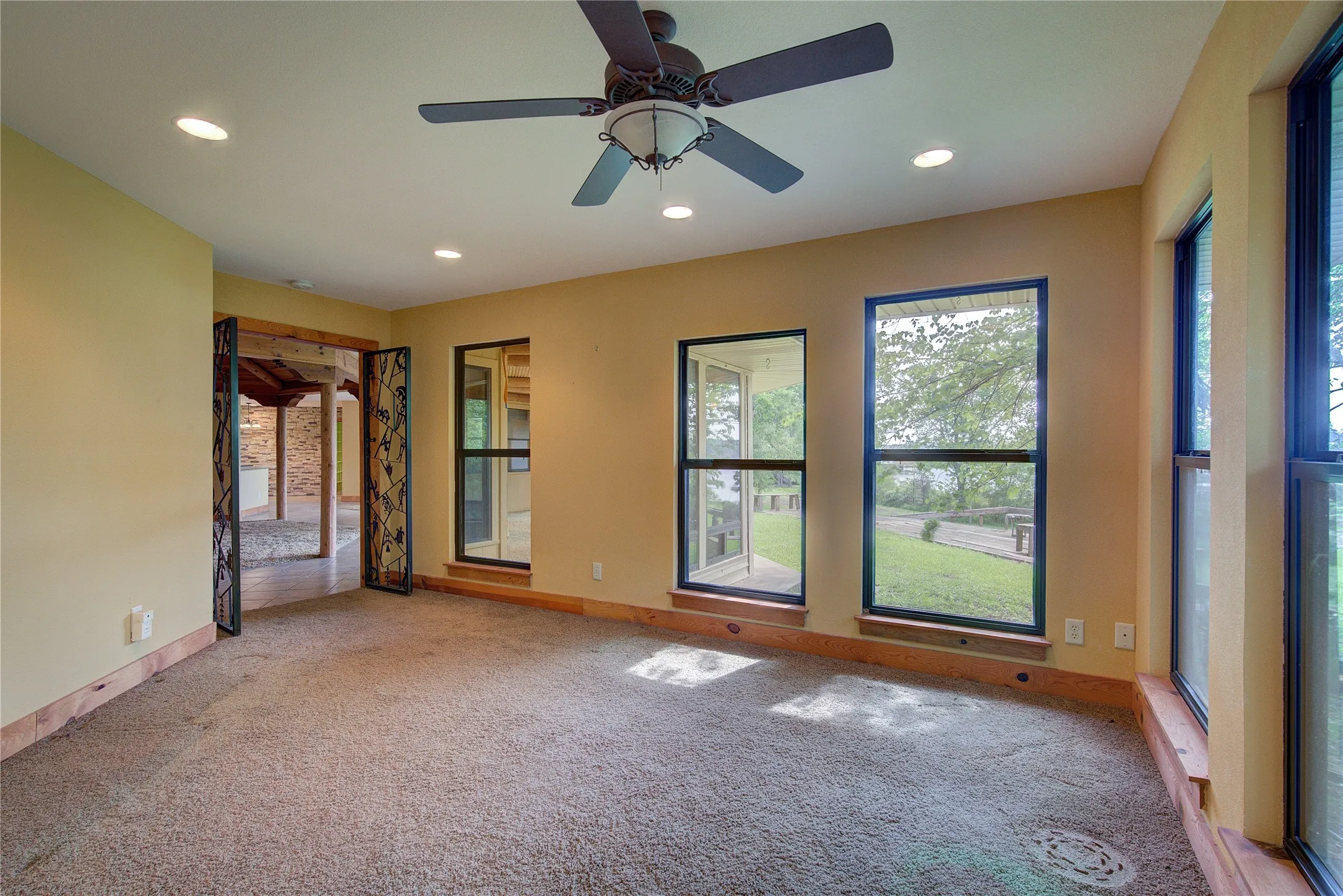 Single Family Residence For Sale in Franklin (TX) County , 1920 County Road Se 3370, Winnsboro, Texas 75494, 3 Bedroom, 2 Bathroom, 3 Garage spaces, 2,090 Sqft, built in 1983, Price $799,000, mls#21366573, Real Estate Agent in Winnsboro, Homes For Sale in Franklin (TX) county, Homes For Sale in Winnsboro, Realtor in Winnsboro Texas, Real Estate Brokerage Independent Realty Texas, Luminita Cordes Realtor
