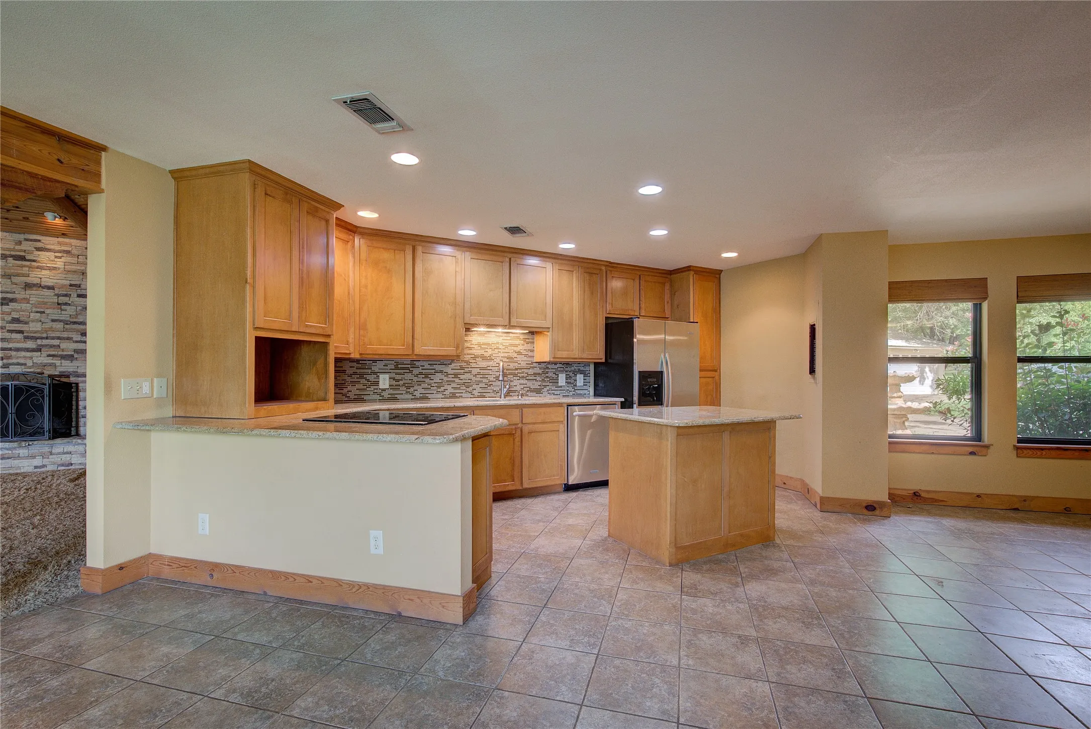 Single Family Residence For Sale in Franklin (TX) County , 1920 County Road Se 3370, Winnsboro, Texas 75494, 3 Bedroom, 2 Bathroom, 3 Garage spaces, 2,090 Sqft, built in 1983, Price $799,000, mls#21366573, Real Estate Agent in Winnsboro, Homes For Sale in Franklin (TX) county, Homes For Sale in Winnsboro, Realtor in Winnsboro Texas, Real Estate Brokerage Independent Realty Texas, Luminita Cordes Realtor