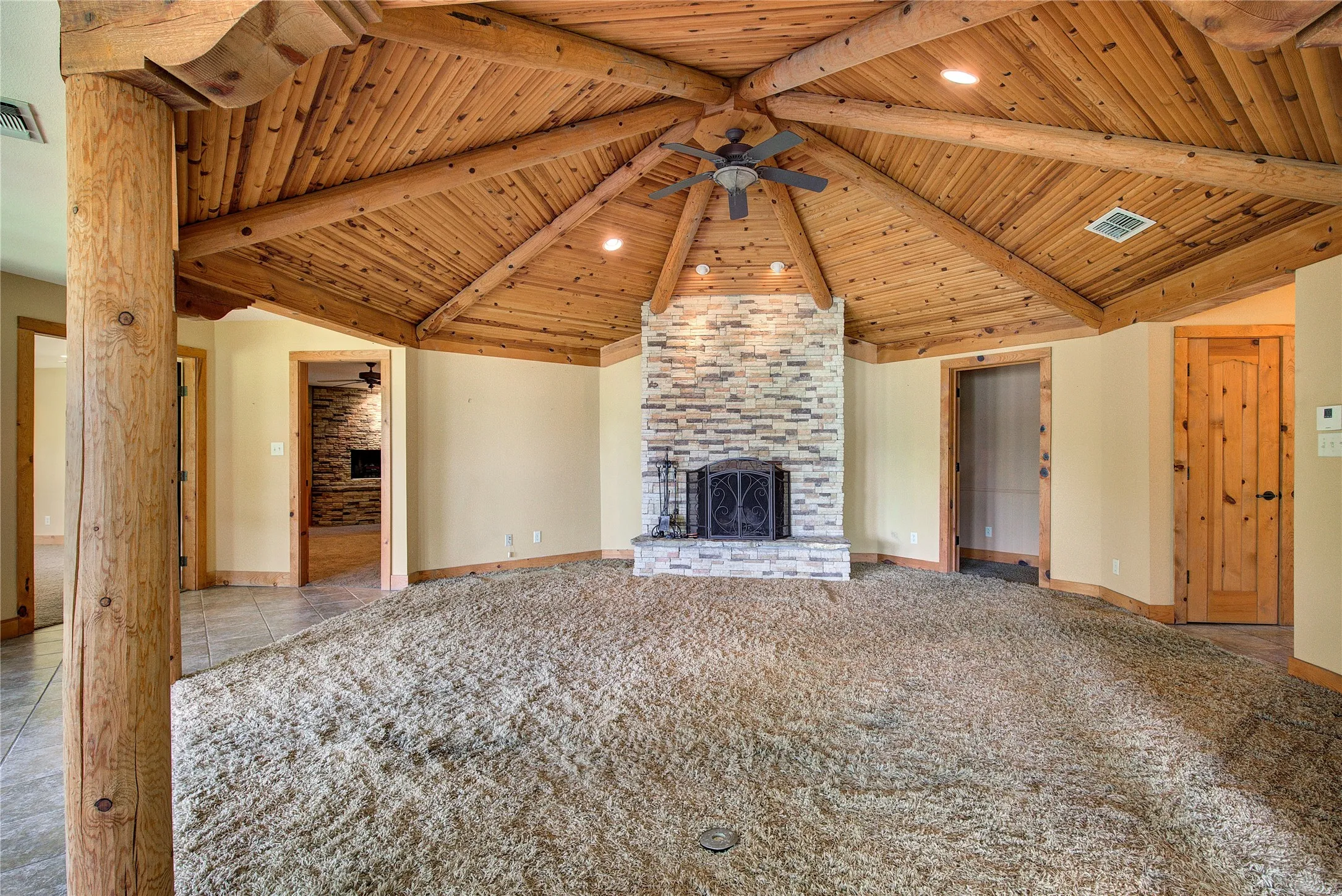 Single Family Residence For Sale in Franklin (TX) County , 1920 County Road Se 3370, Winnsboro, Texas 75494, 3 Bedroom, 2 Bathroom, 3 Garage spaces, 2,090 Sqft, built in 1983, Price $799,000, mls#21366573, Real Estate Agent in Winnsboro, Homes For Sale in Franklin (TX) county, Homes For Sale in Winnsboro, Realtor in Winnsboro Texas, Real Estate Brokerage Independent Realty Texas, Luminita Cordes Realtor
