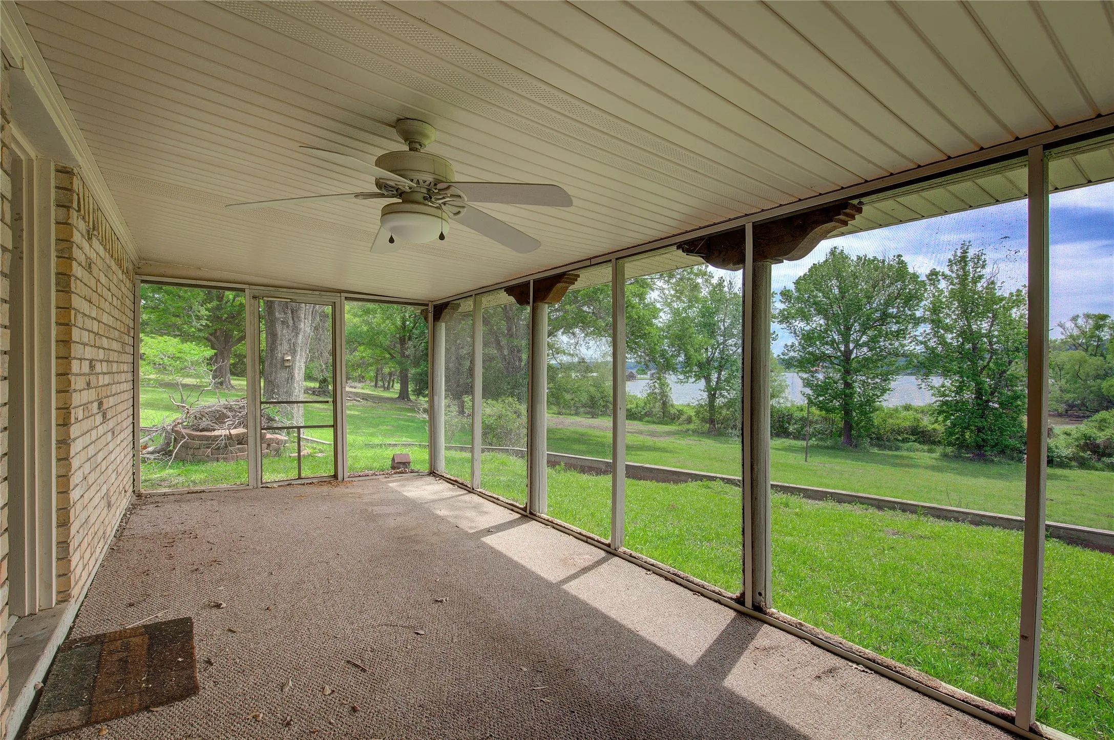 Single Family Residence For Sale in Franklin (TX) County , 1920 County Road Se 3370, Winnsboro, Texas 75494, 3 Bedroom, 2 Bathroom, 3 Garage spaces, 2,090 Sqft, built in 1983, Price $799,000, mls#21366573, Real Estate Agent in Winnsboro, Homes For Sale in Franklin (TX) county, Homes For Sale in Winnsboro, Realtor in Winnsboro Texas, Real Estate Brokerage Independent Realty Texas, Luminita Cordes Realtor