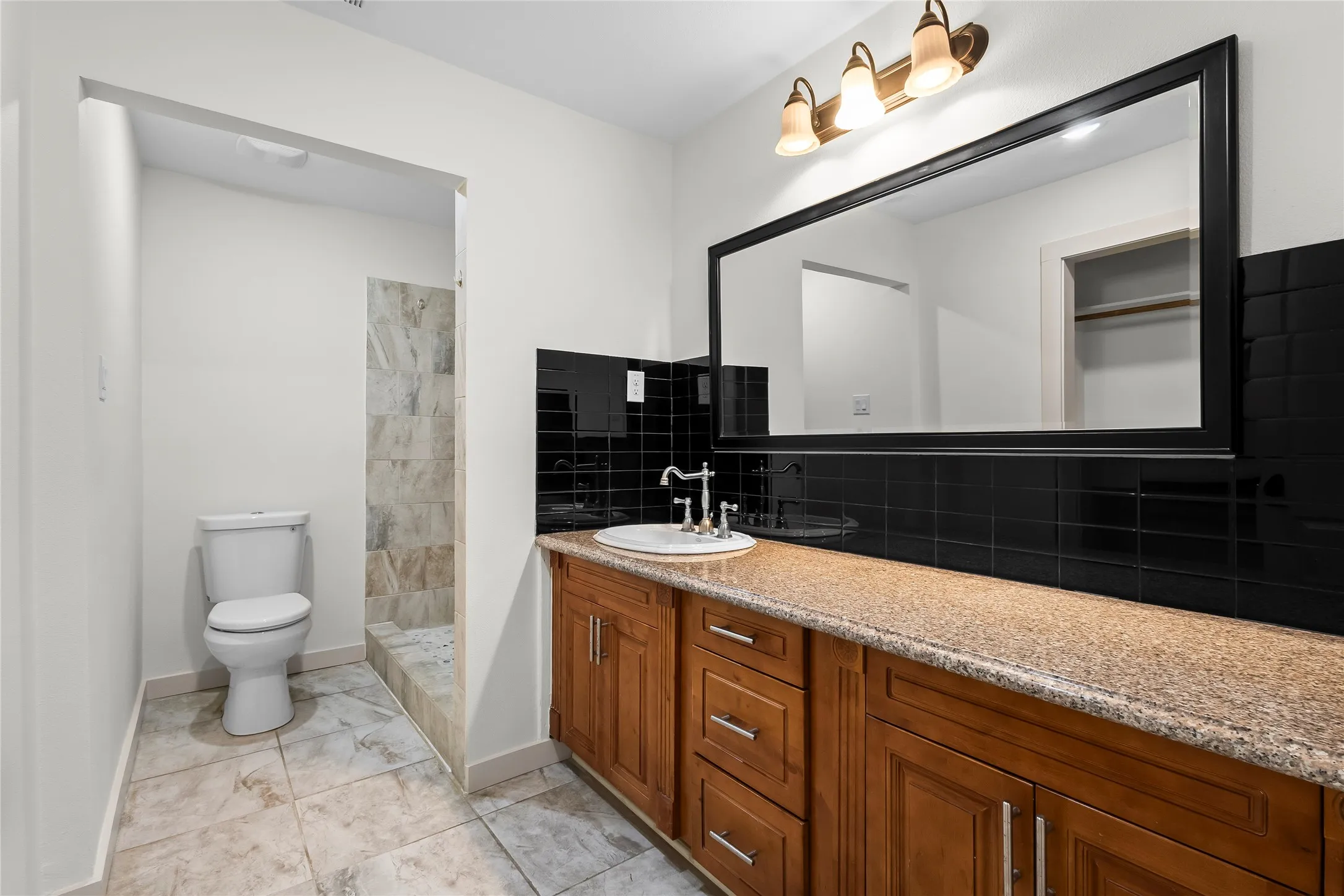 Single Family Residence For Sale in Dallas County , 909 Robertson Road, Grand Prairie, Texas 75050, 3 Bedroom, 3 Bathroom, 2 Garage spaces, 2,232 Sqft, built in 1961, mls#21366574, Real Estate Agent in Grand Prairie, Homes For Sale in Dallas county, Homes For Sale in Grand Prairie, Realtor in Grand Prairie Texas, Real Estate Brokerage Independent Realty Texas, Luminita Cordes Realtor