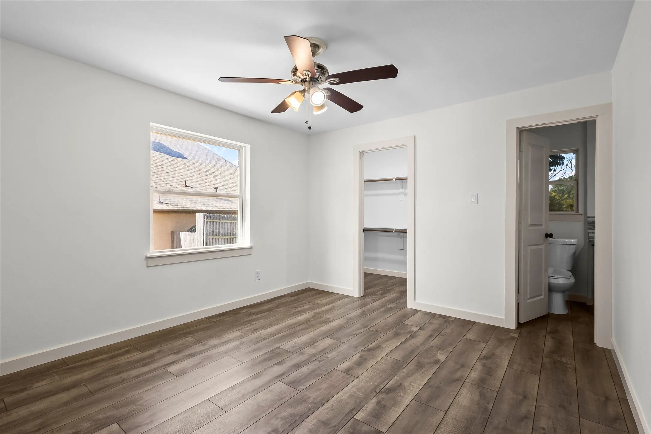 Single Family Residence For Sale in Dallas County , 909 Robertson Road, Grand Prairie, Texas 75050, 3 Bedroom, 3 Bathroom, 2 Garage spaces, 2,232 Sqft, built in 1961, mls#21366574, Real Estate Agent in Grand Prairie, Homes For Sale in Dallas county, Homes For Sale in Grand Prairie, Realtor in Grand Prairie Texas, Real Estate Brokerage Independent Realty Texas, Luminita Cordes Realtor