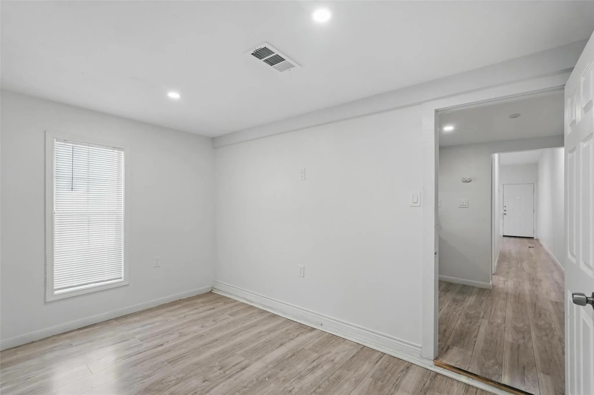 Triplex For Sale in Dallas County , 5341 Ash Lane, Dallas, Texas 75223, 0, 0, Garage spaces, 1,700 Sqft, built in 1909, Price $399,999, mls#21366189, Real Estate Agent in Dallas, Homes For Sale in Dallas county, Homes For Sale in Dallas, Realtor in Dallas Texas, Real Estate Brokerage Independent Realty Texas, Luminita Cordes Realtor