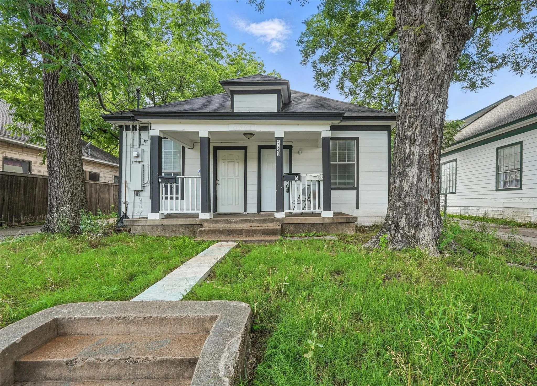 Triplex For Sale in Dallas County , 5341 Ash Lane, Dallas, Texas 75223, 0, 0, Garage spaces, 1,700 Sqft, built in 1909, Price $399,999, mls#21366189, Real Estate Agent in Dallas, Homes For Sale in Dallas county, Homes For Sale in Dallas, Realtor in Dallas Texas, Real Estate Brokerage Independent Realty Texas, Luminita Cordes Realtor