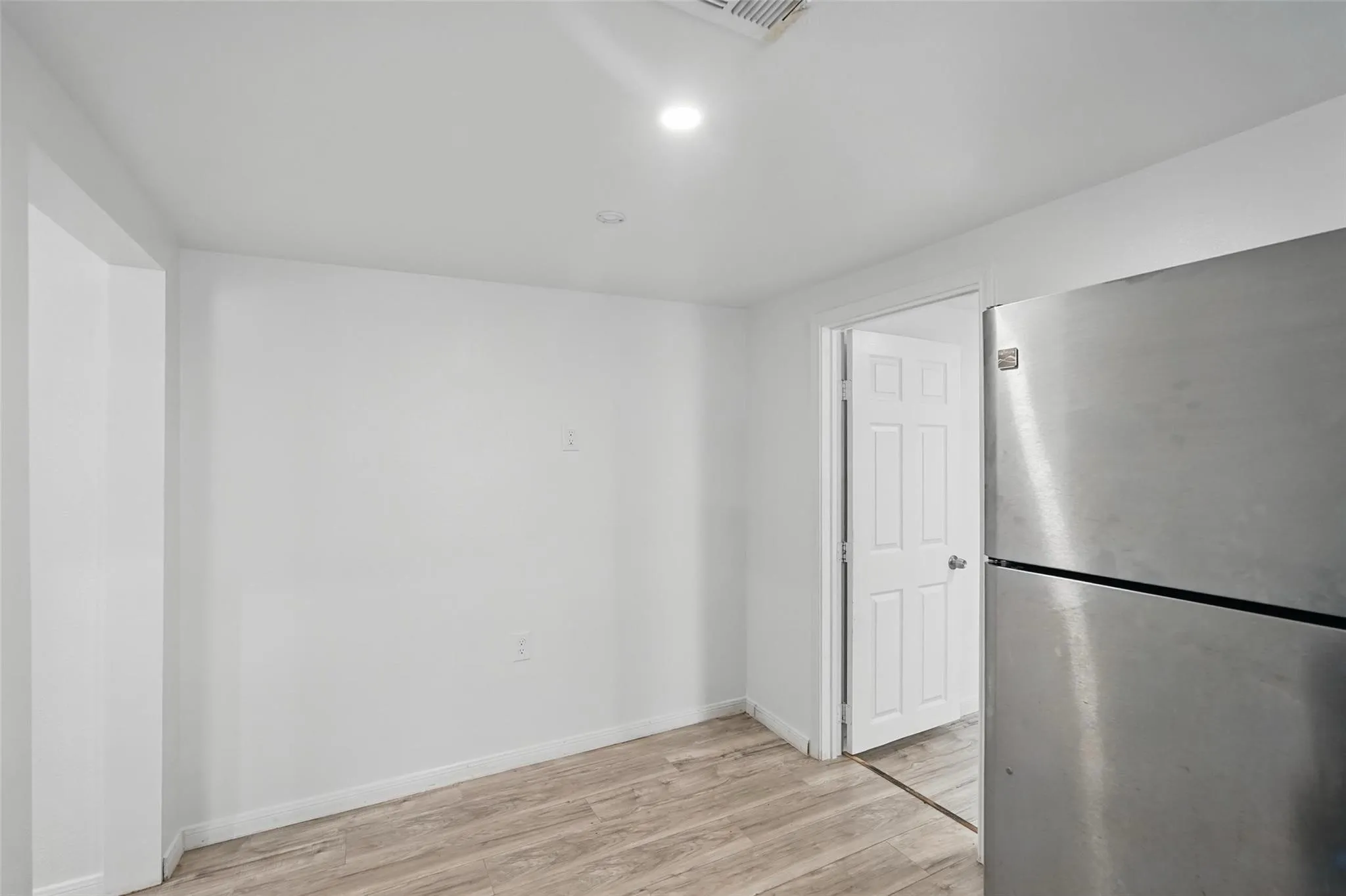 Triplex For Sale in Dallas County , 5341 Ash Lane, Dallas, Texas 75223, 0, 0, Garage spaces, 1,700 Sqft, built in 1909, Price $399,999, mls#21366189, Real Estate Agent in Dallas, Homes For Sale in Dallas county, Homes For Sale in Dallas, Realtor in Dallas Texas, Real Estate Brokerage Independent Realty Texas, Luminita Cordes Realtor