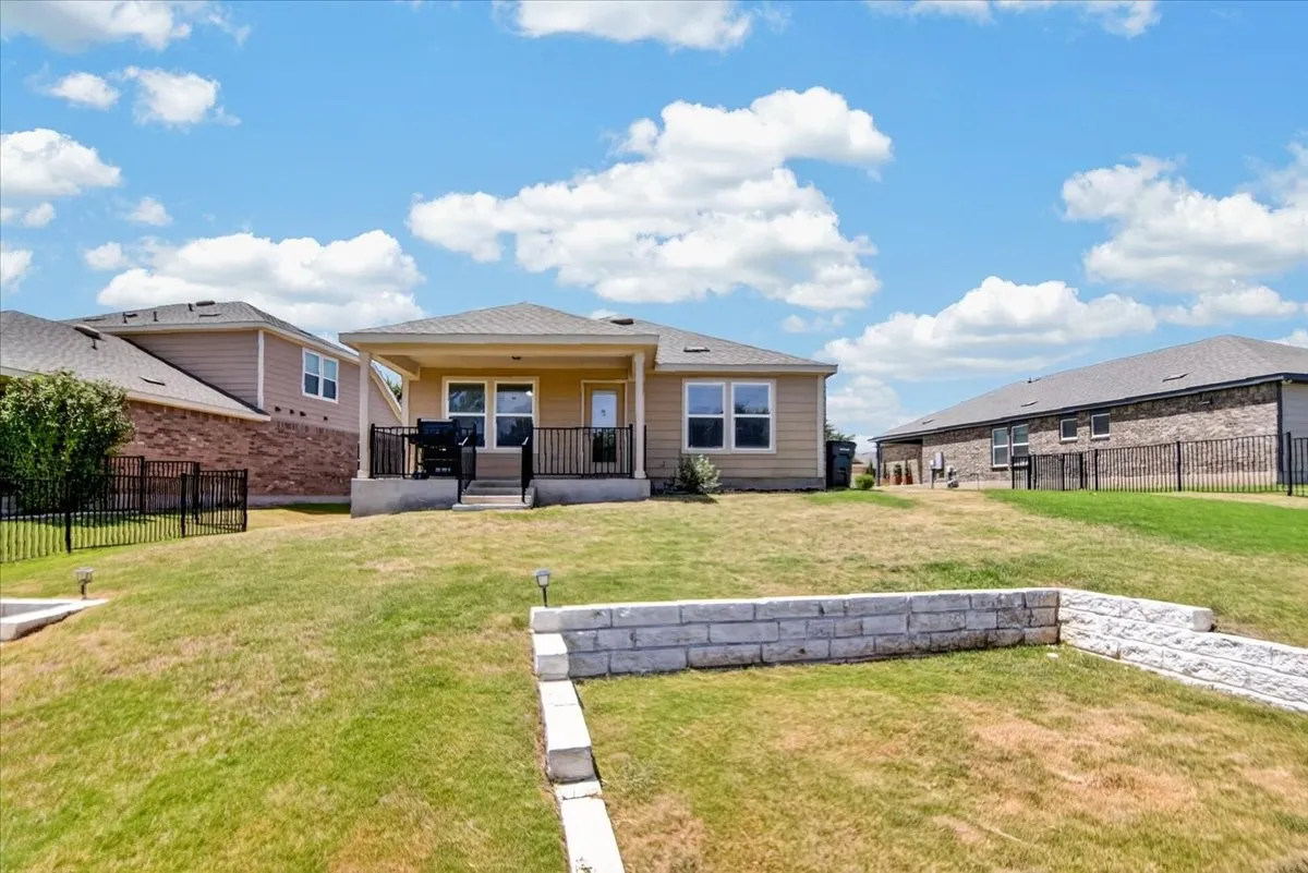 Single Family Residence For Sale in Williamson County , 535 Rockport Street, Georgetown, Texas 78633, 2 Bedroom, 2 Bathroom, 2 Garage spaces, 1,459 Sqft, built in 2020, mls#21361003, Real Estate Agent in Georgetown, Homes For Sale in Williamson county, Homes For Sale in Georgetown, Realtor in Georgetown Texas, Real Estate Brokerage Independent Realty Texas, Luminita Cordes Realtor