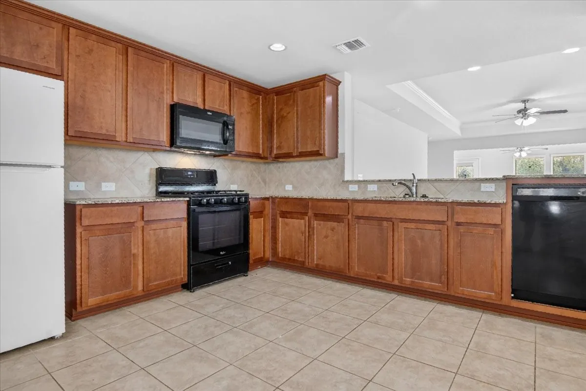 Single Family Residence For Sale in Williamson County , 535 Rockport Street, Georgetown, Texas 78633, 2 Bedroom, 2 Bathroom, 2 Garage spaces, 1,459 Sqft, built in 2020, mls#21361003, Real Estate Agent in Georgetown, Homes For Sale in Williamson county, Homes For Sale in Georgetown, Realtor in Georgetown Texas, Real Estate Brokerage Independent Realty Texas, Luminita Cordes Realtor
