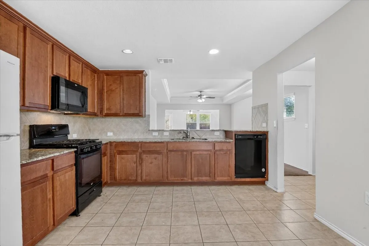 Single Family Residence For Sale in Williamson County , 535 Rockport Street, Georgetown, Texas 78633, 2 Bedroom, 2 Bathroom, 2 Garage spaces, 1,459 Sqft, built in 2020, mls#21361003, Real Estate Agent in Georgetown, Homes For Sale in Williamson county, Homes For Sale in Georgetown, Realtor in Georgetown Texas, Real Estate Brokerage Independent Realty Texas, Luminita Cordes Realtor
