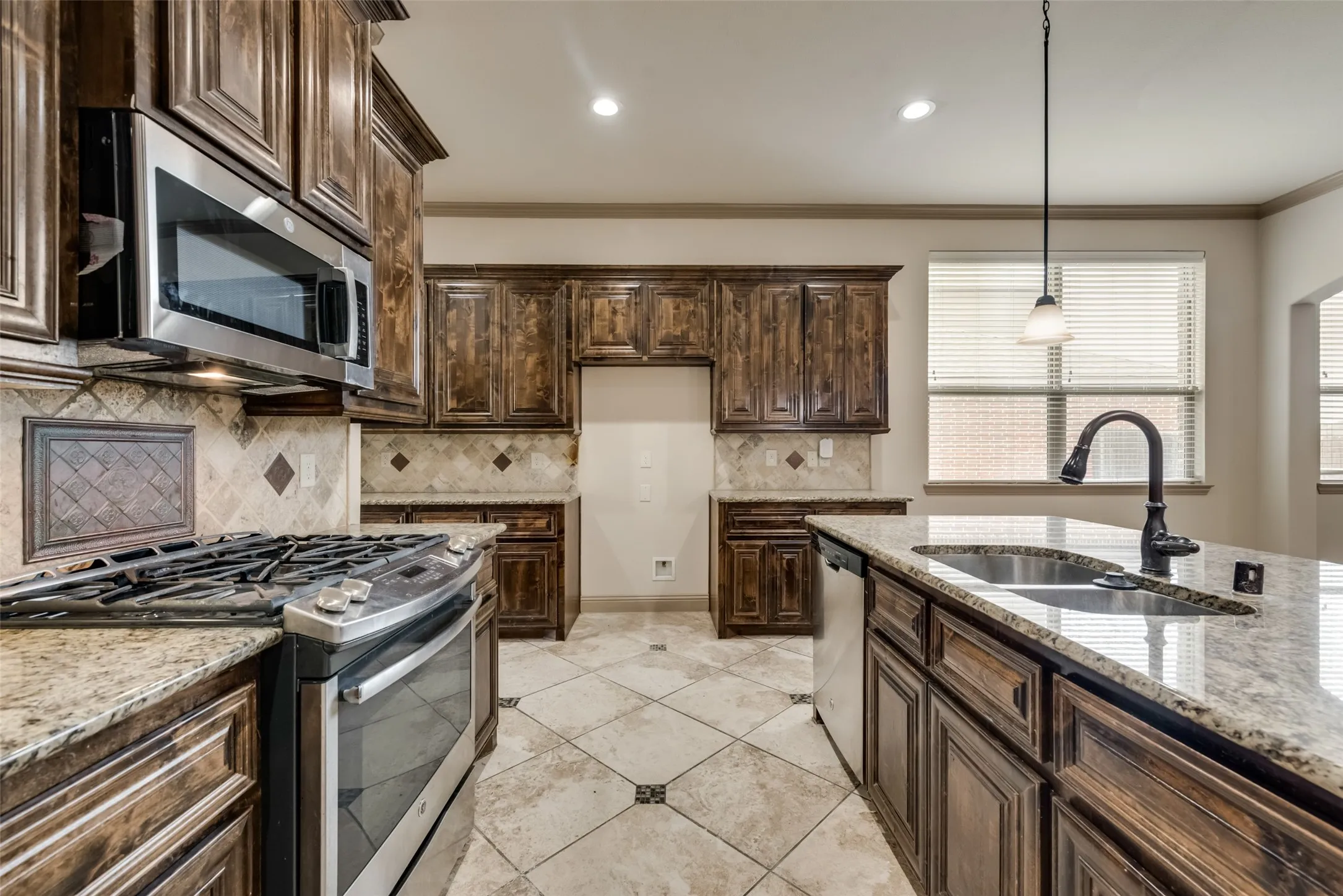 Single Family Residence For Sale in Kaufman County , 3132 Marble Falls Drive, Forney, Texas 75126, 4 Bedroom, 2 Bathroom, 2 Garage spaces, 2,169 Sqft, built in 2015, mls#21366585, Real Estate Agent in Forney, Homes For Sale in Kaufman county, Homes For Sale in Forney, Realtor in Forney Texas, Real Estate Brokerage Independent Realty Texas, Luminita Cordes Realtor
