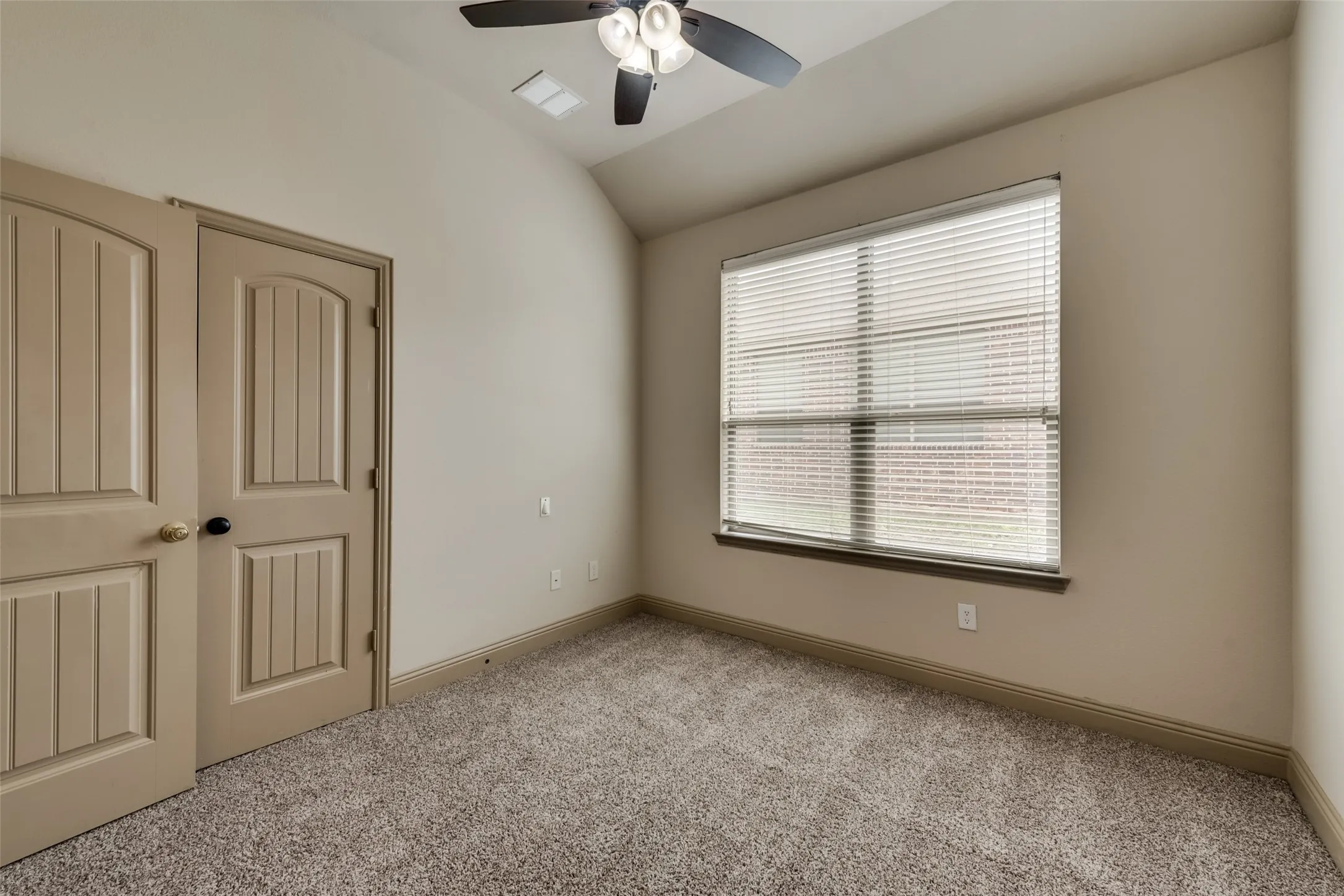 Single Family Residence For Sale in Kaufman County , 3132 Marble Falls Drive, Forney, Texas 75126, 4 Bedroom, 2 Bathroom, 2 Garage spaces, 2,169 Sqft, built in 2015, mls#21366585, Real Estate Agent in Forney, Homes For Sale in Kaufman county, Homes For Sale in Forney, Realtor in Forney Texas, Real Estate Brokerage Independent Realty Texas, Luminita Cordes Realtor