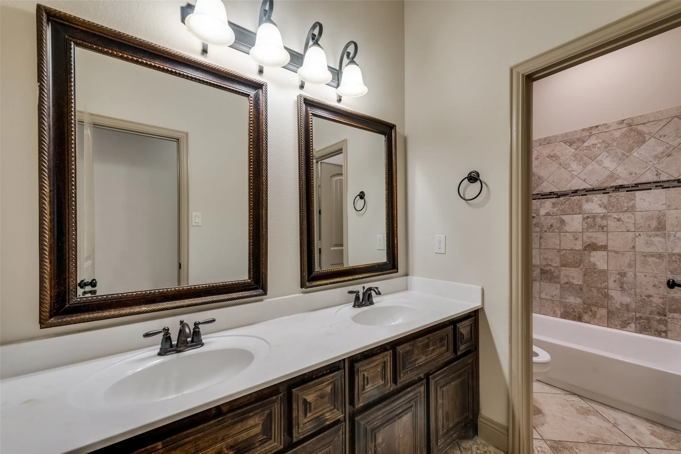 Single Family Residence For Sale in Kaufman County , 3132 Marble Falls Drive, Forney, Texas 75126, 4 Bedroom, 2 Bathroom, 2 Garage spaces, 2,169 Sqft, built in 2015, mls#21366585, Real Estate Agent in Forney, Homes For Sale in Kaufman county, Homes For Sale in Forney, Realtor in Forney Texas, Real Estate Brokerage Independent Realty Texas, Luminita Cordes Realtor