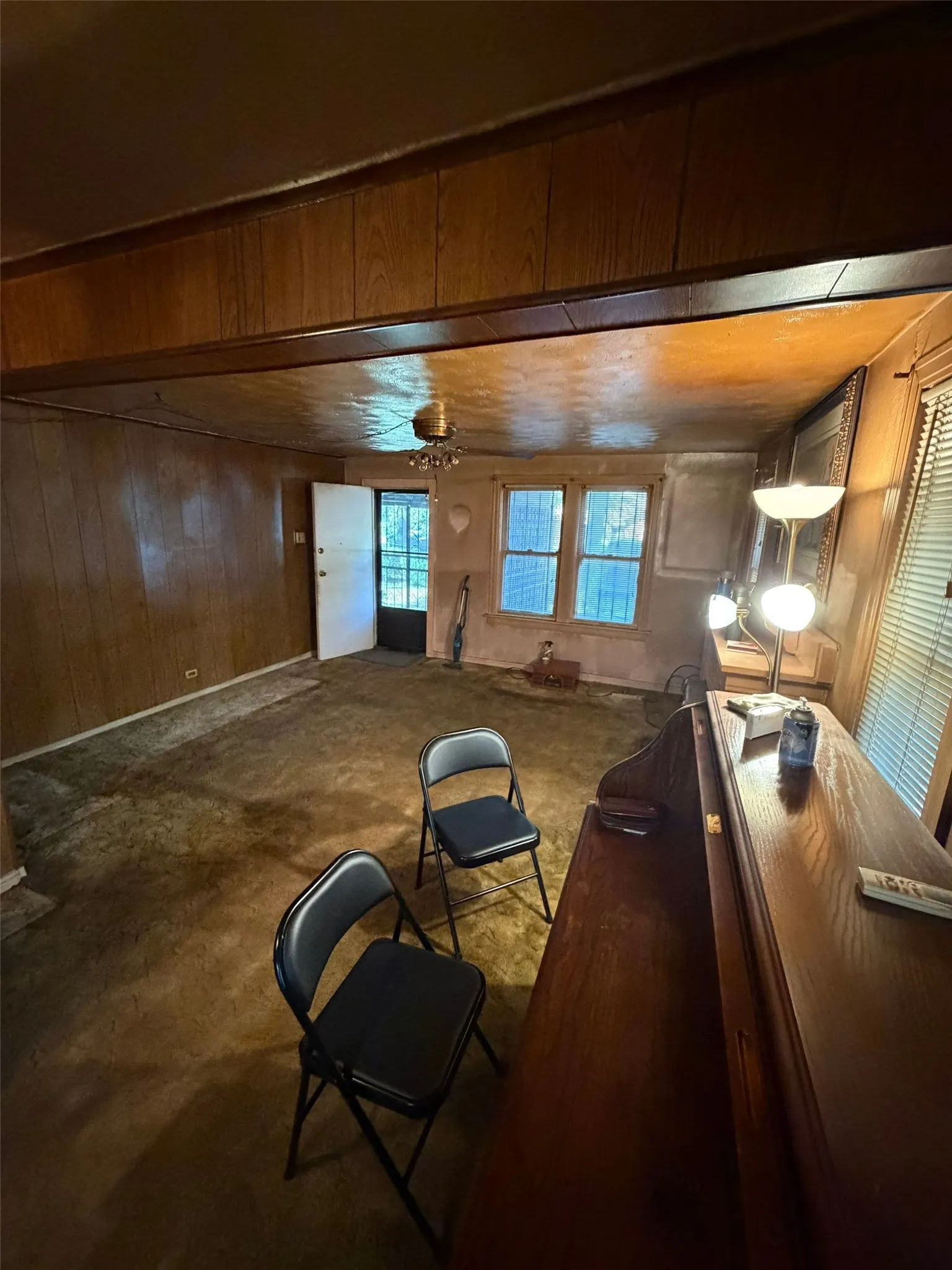 Single Family Residence For Sale in Dallas County , 2014 Arizona Avenue, Dallas, Texas 75216, 2 Bedroom, 1 Bathroom, Garage spaces, 1,120 Sqft, built in 1940, mls#21366558, Real Estate Agent in Dallas, Homes For Sale in Dallas county, Homes For Sale in Dallas, Realtor in Dallas Texas, Real Estate Brokerage Independent Realty Texas, Luminita Cordes Realtor