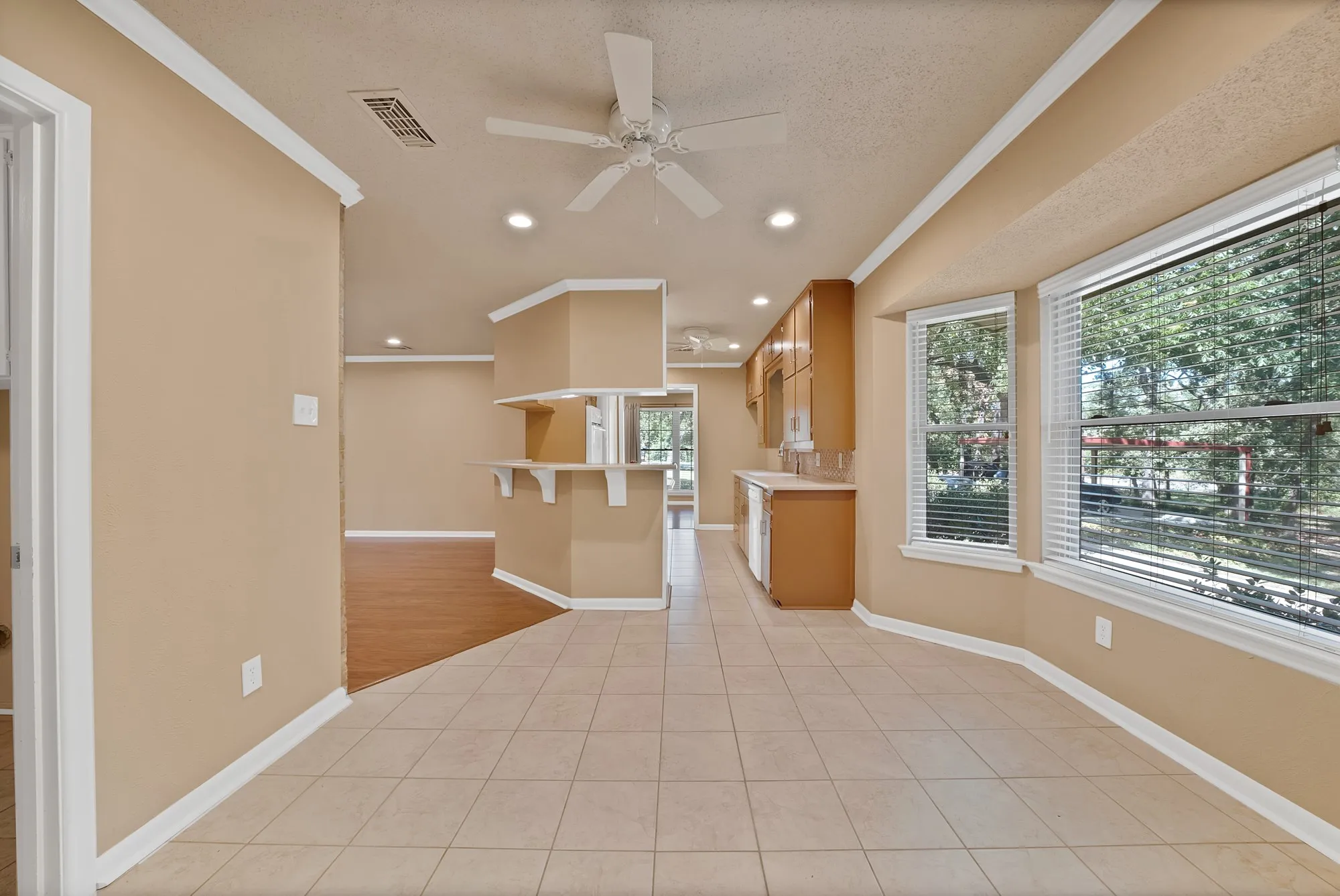 breakfast area and kitchen