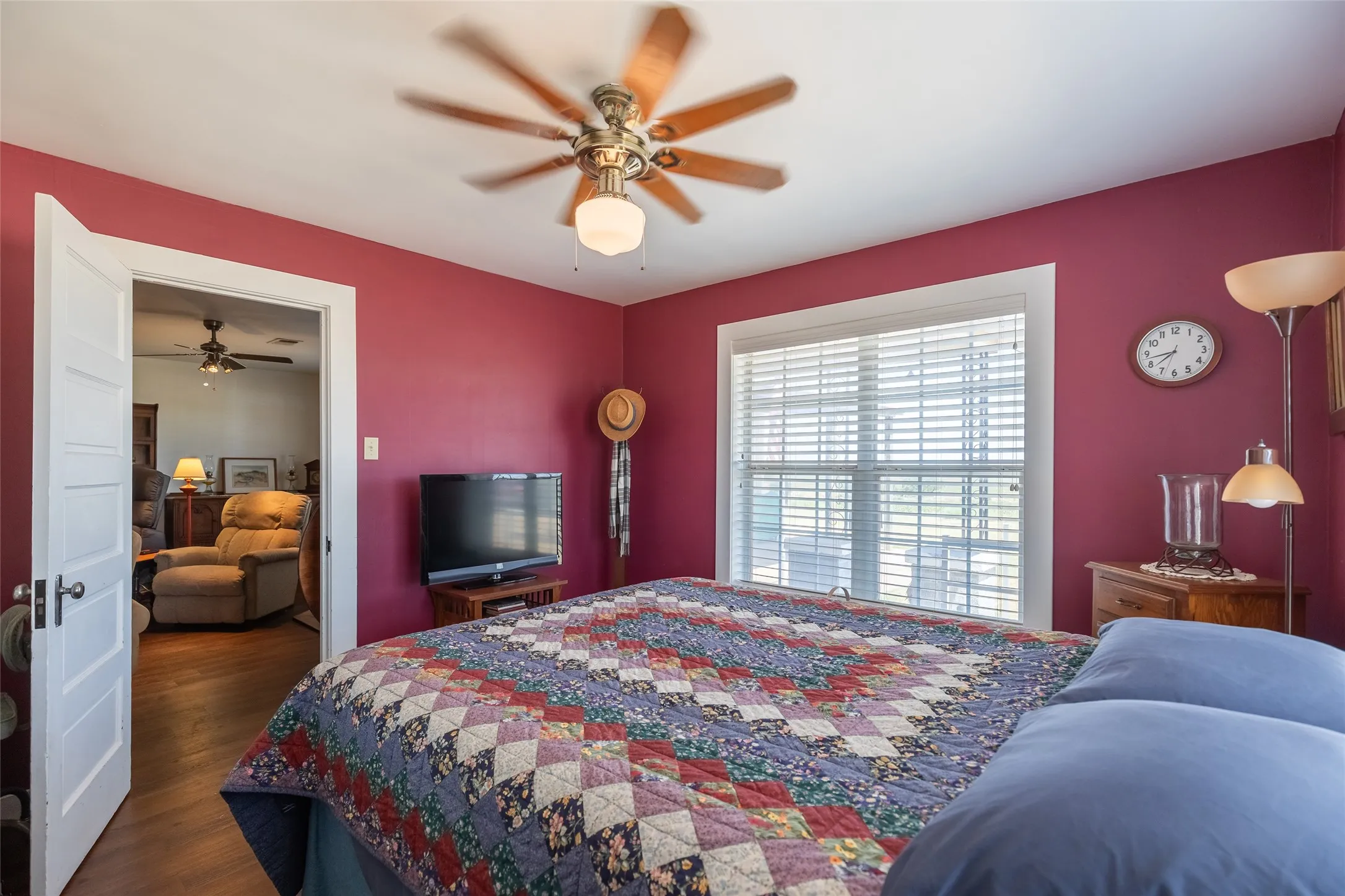 Single Family Residence For Sale in Nolan County , 136 County Road 428, Sweetwater, Texas 79556, 2 Bedroom, 1 Bathroom, 2 Garage spaces, 1,300 Sqft, built in 1945, mls#21366498, Real Estate Agent in Sweetwater, Homes For Sale in Nolan county, Homes For Sale in Sweetwater, Realtor in Sweetwater Texas, Real Estate Brokerage Independent Realty Texas, Luminita Cordes Realtor