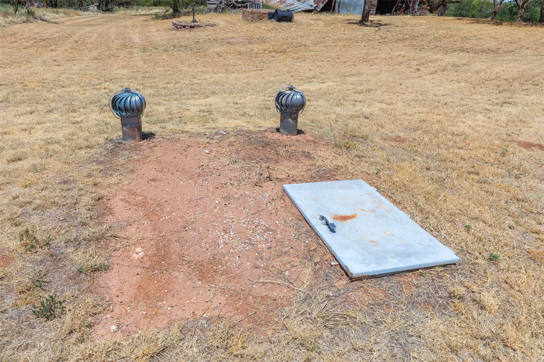 Single Family Residence For Sale in Nolan County , 136 County Road 428, Sweetwater, Texas 79556, 2 Bedroom, 1 Bathroom, 2 Garage spaces, 1,300 Sqft, built in 1945, mls#21366498, Real Estate Agent in Sweetwater, Homes For Sale in Nolan county, Homes For Sale in Sweetwater, Realtor in Sweetwater Texas, Real Estate Brokerage Independent Realty Texas, Luminita Cordes Realtor
