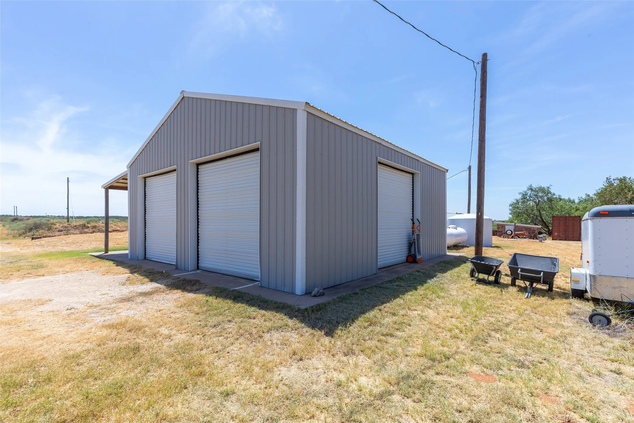 Single Family Residence For Sale in Nolan County , 136 County Road 428, Sweetwater, Texas 79556, 2 Bedroom, 1 Bathroom, 2 Garage spaces, 1,300 Sqft, built in 1945, mls#21366498, Real Estate Agent in Sweetwater, Homes For Sale in Nolan county, Homes For Sale in Sweetwater, Realtor in Sweetwater Texas, Real Estate Brokerage Independent Realty Texas, Luminita Cordes Realtor