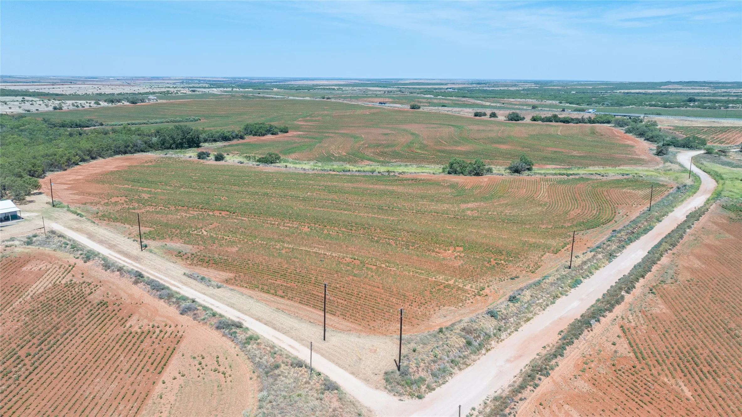 Single Family Residence For Sale in Nolan County , 136 County Road 428, Sweetwater, Texas 79556, 2 Bedroom, 1 Bathroom, 2 Garage spaces, 1,300 Sqft, built in 1945, mls#21366498, Real Estate Agent in Sweetwater, Homes For Sale in Nolan county, Homes For Sale in Sweetwater, Realtor in Sweetwater Texas, Real Estate Brokerage Independent Realty Texas, Luminita Cordes Realtor
