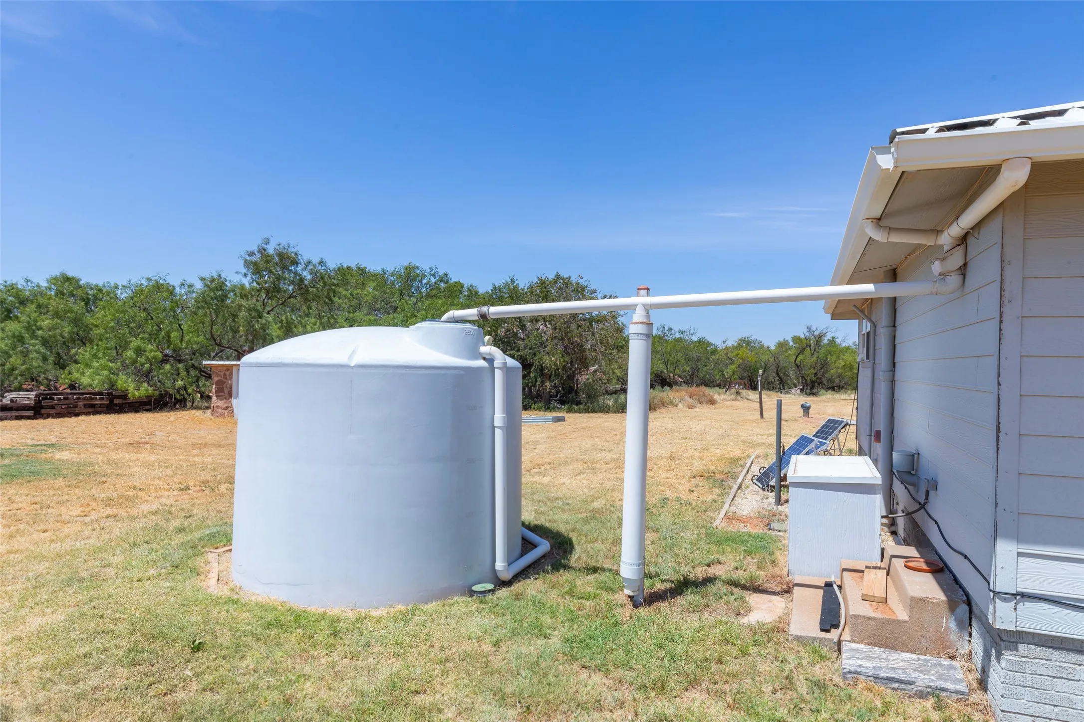 Single Family Residence For Sale in Nolan County , 136 County Road 428, Sweetwater, Texas 79556, 2 Bedroom, 1 Bathroom, 2 Garage spaces, 1,300 Sqft, built in 1945, mls#21366498, Real Estate Agent in Sweetwater, Homes For Sale in Nolan county, Homes For Sale in Sweetwater, Realtor in Sweetwater Texas, Real Estate Brokerage Independent Realty Texas, Luminita Cordes Realtor