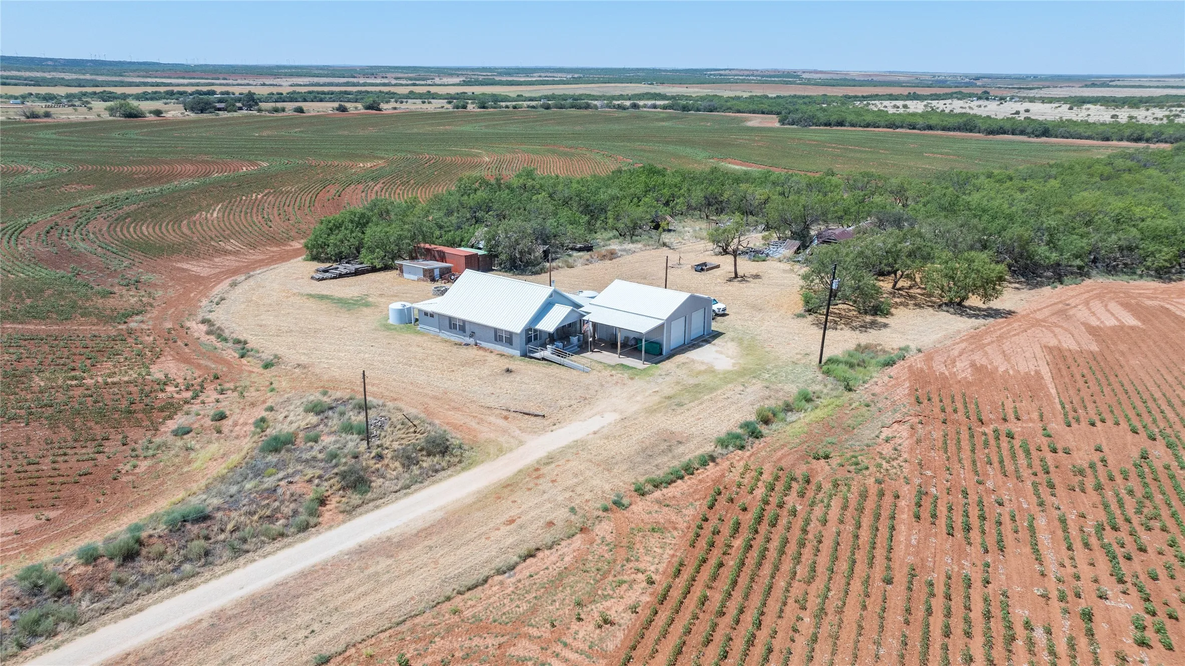 Single Family Residence For Sale in Nolan County , 136 County Road 428, Sweetwater, Texas 79556, 2 Bedroom, 1 Bathroom, 2 Garage spaces, 1,300 Sqft, built in 1945, mls#21366498, Real Estate Agent in Sweetwater, Homes For Sale in Nolan county, Homes For Sale in Sweetwater, Realtor in Sweetwater Texas, Real Estate Brokerage Independent Realty Texas, Luminita Cordes Realtor