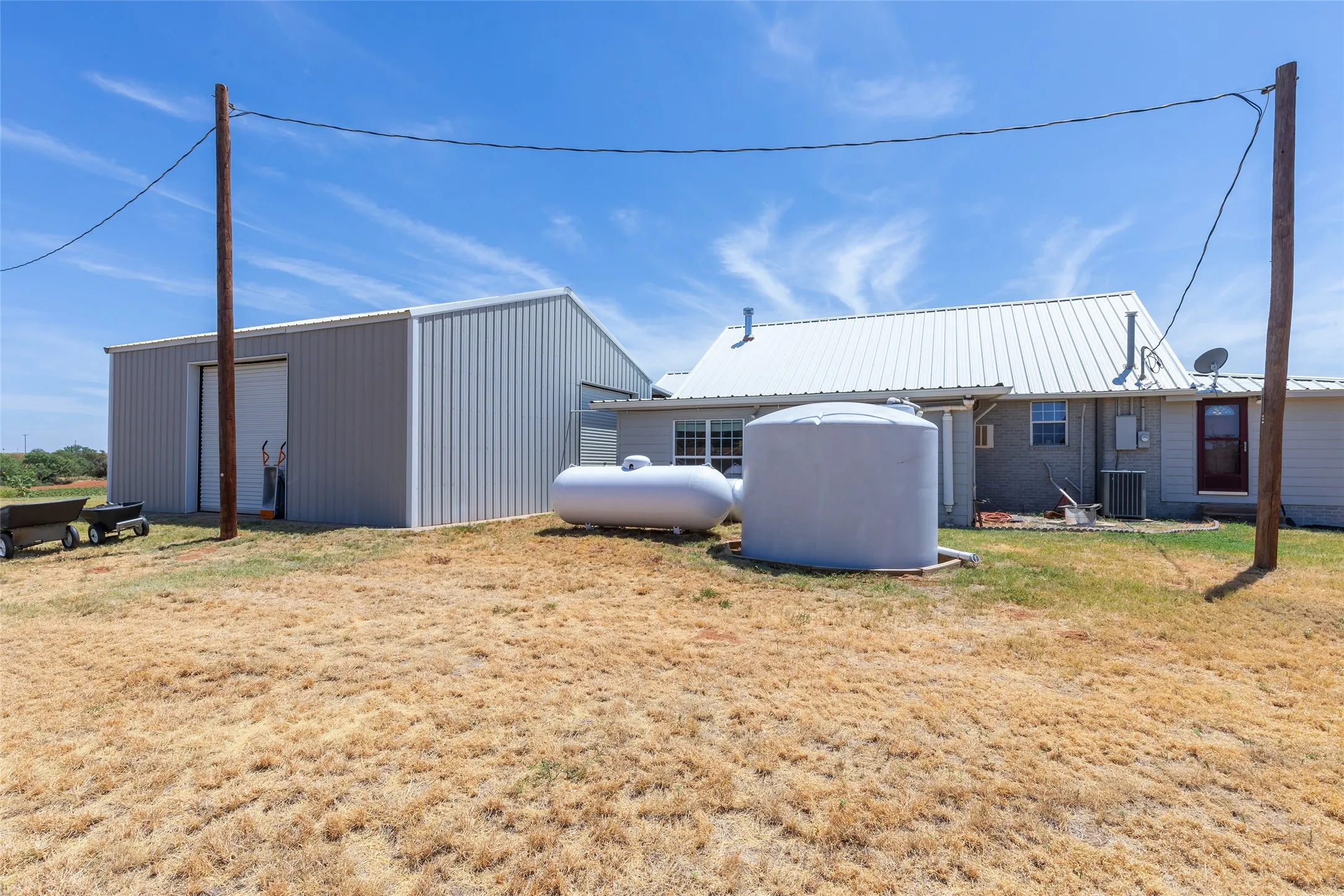 Single Family Residence For Sale in Nolan County , 136 County Road 428, Sweetwater, Texas 79556, 2 Bedroom, 1 Bathroom, 2 Garage spaces, 1,300 Sqft, built in 1945, mls#21366498, Real Estate Agent in Sweetwater, Homes For Sale in Nolan county, Homes For Sale in Sweetwater, Realtor in Sweetwater Texas, Real Estate Brokerage Independent Realty Texas, Luminita Cordes Realtor