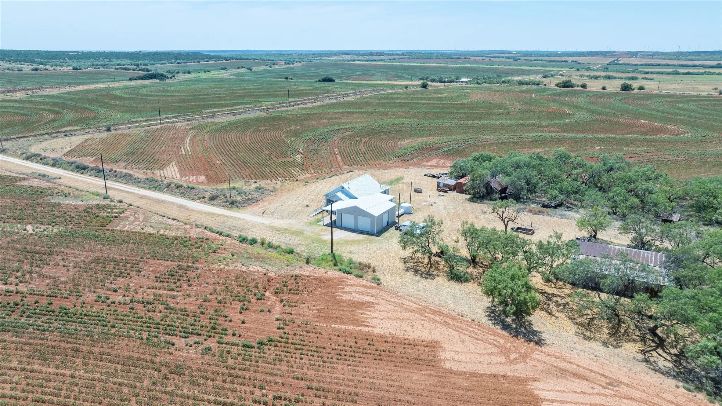 Single Family Residence For Sale in Nolan County , 136 County Road 428, Sweetwater, Texas 79556, 2 Bedroom, 1 Bathroom, 2 Garage spaces, 1,300 Sqft, built in 1945, mls#21366498, Real Estate Agent in Sweetwater, Homes For Sale in Nolan county, Homes For Sale in Sweetwater, Realtor in Sweetwater Texas, Real Estate Brokerage Independent Realty Texas, Luminita Cordes Realtor